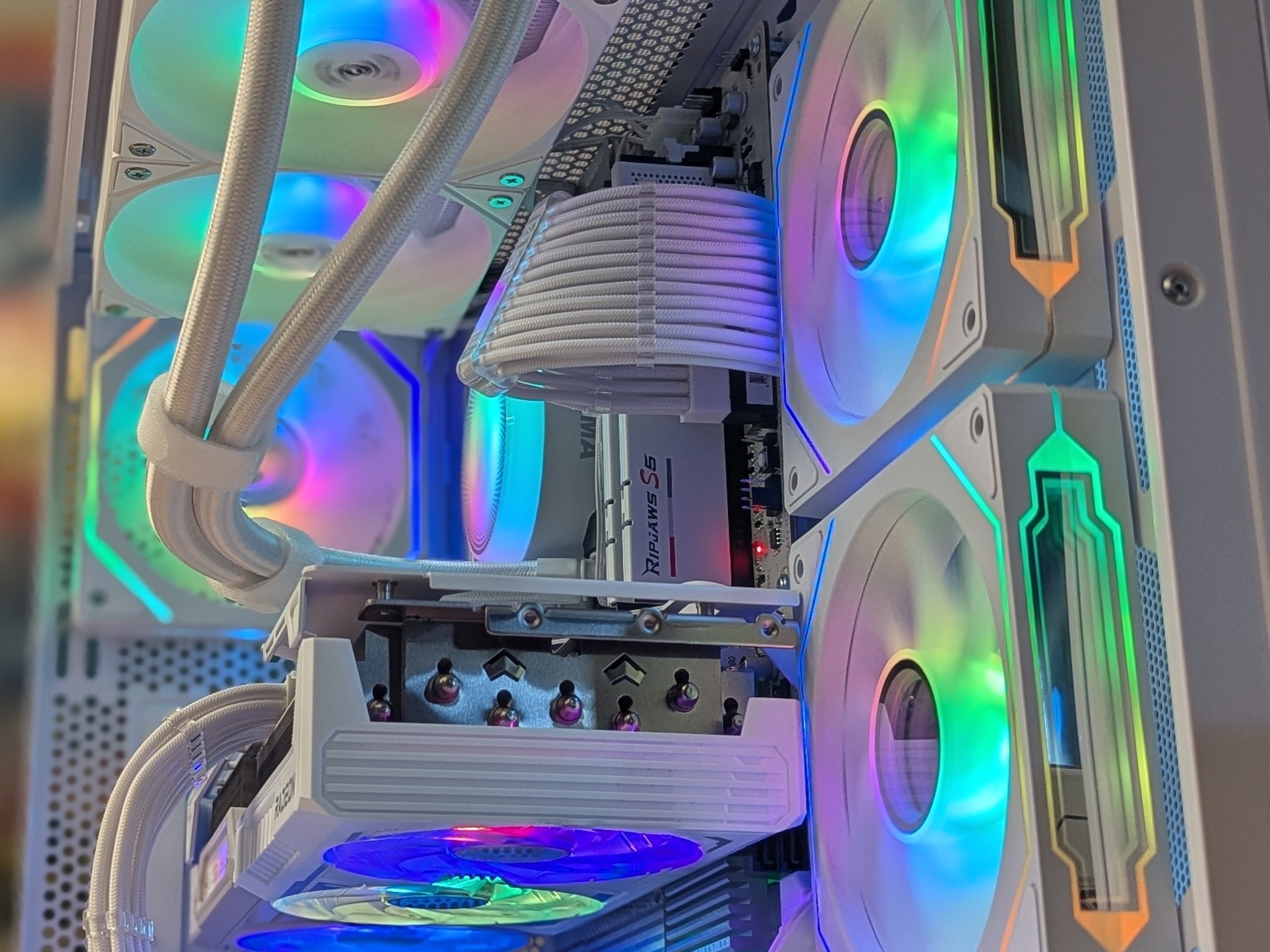 🌨️ Glacia | 9070XT | AMD 7700 | Whiteout Gaming Rig | 32GB DDR5 | 2TB NVMe