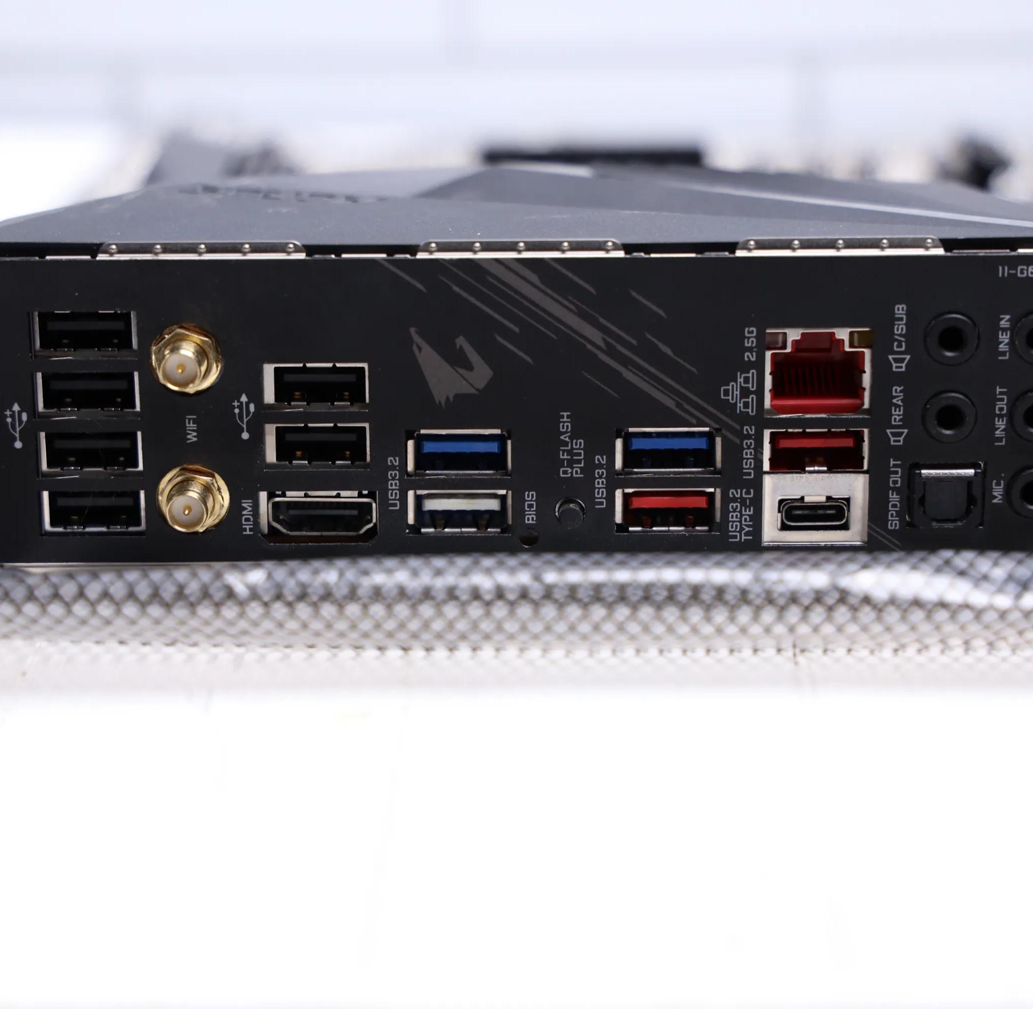 B550 Pro AC/ Ryzen 5 5600x/ 32gb ddr4/ AMD Wraith CPU cooler.