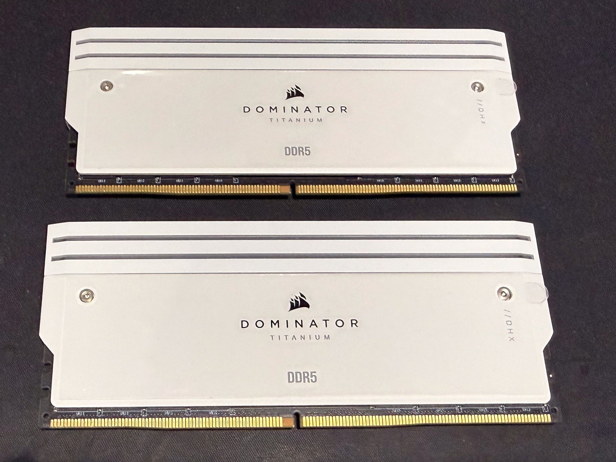 DOMINATOR® TITANIUM RGB 64GB (2x32GB) DDR5 DRAM 6600MT/s CL32 Intel XMP Memory Kit — White