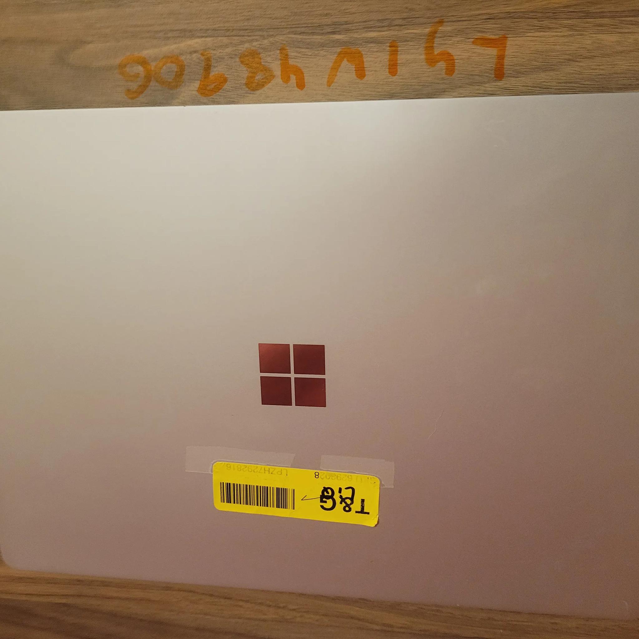 Microsoft Surface Laptop 2 - intel i7 - 512gb - 16gb ram - 13.5" touch screen