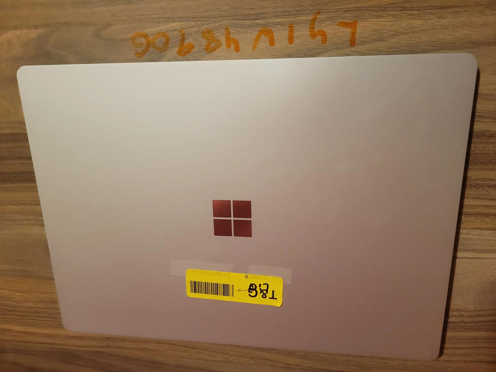 Microsoft Surface Laptop 2 - intel i7 - 512gb - 16gb ram - 13.5" touch screen