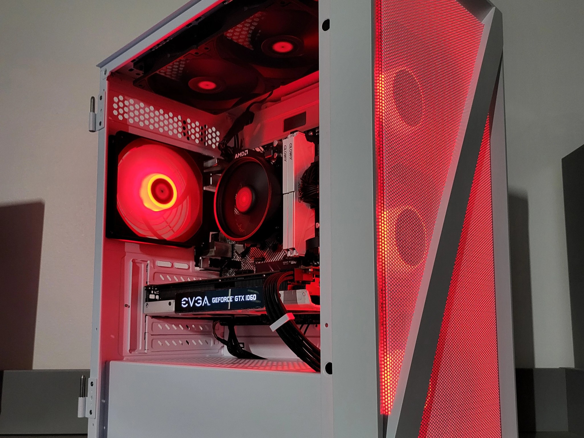 Black & White Gaming PC! Ryzen 5 | GTX 1060 6GB | 16GB | 512GB | Wi-Fi + BT