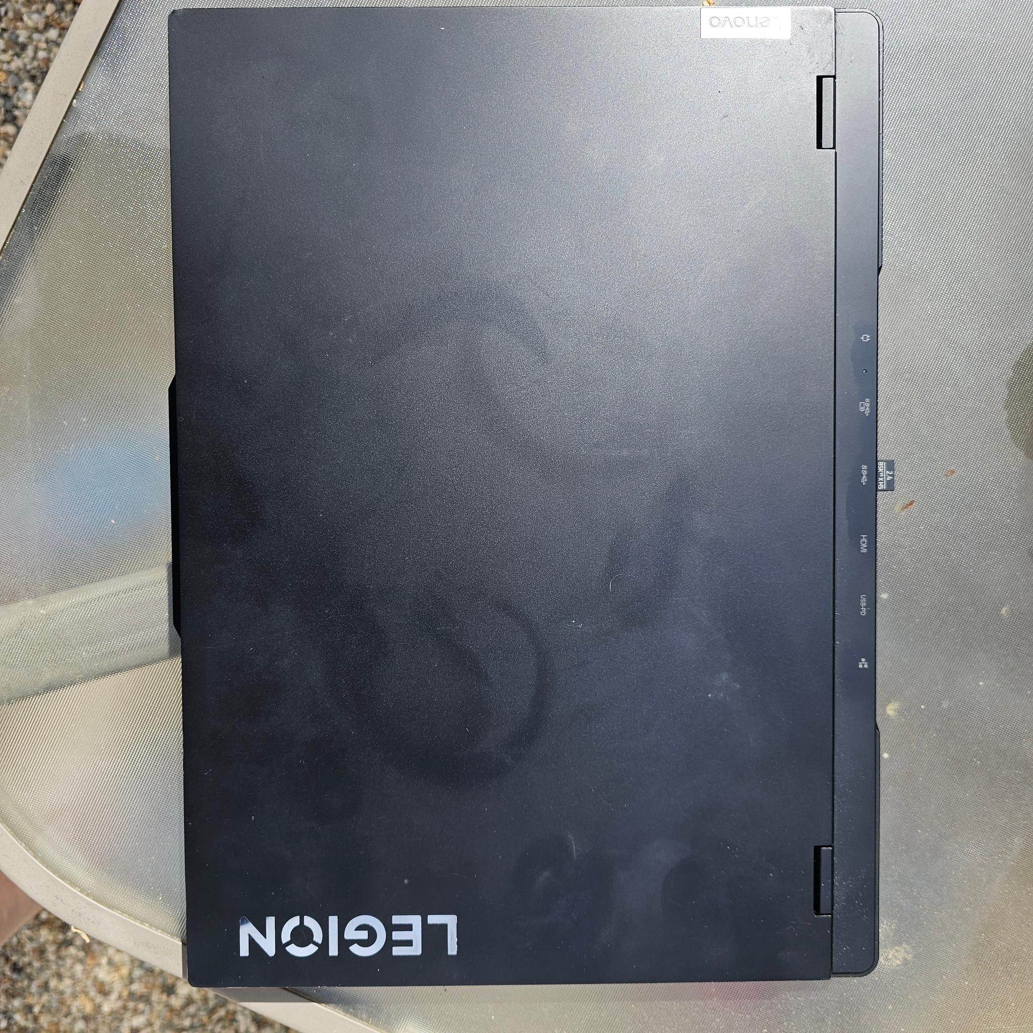 Lenovo Legion Pro 7 16IRX9H 4080 Gaming Laptop