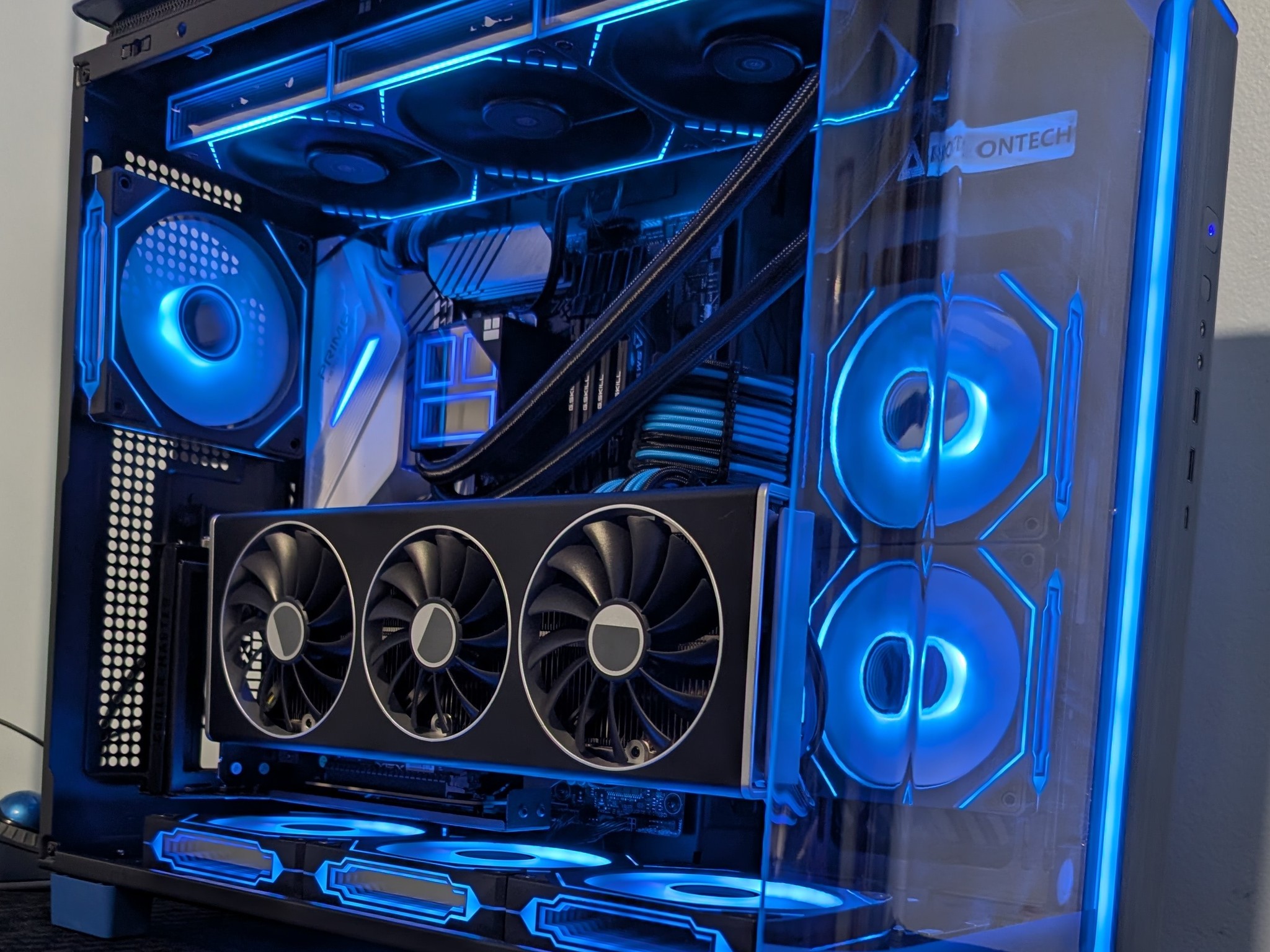 16 Core Beast PC for Gaming/Streaming/Computing - RX 7800 XT 32 GB DDR5 6000 1 TB NVME