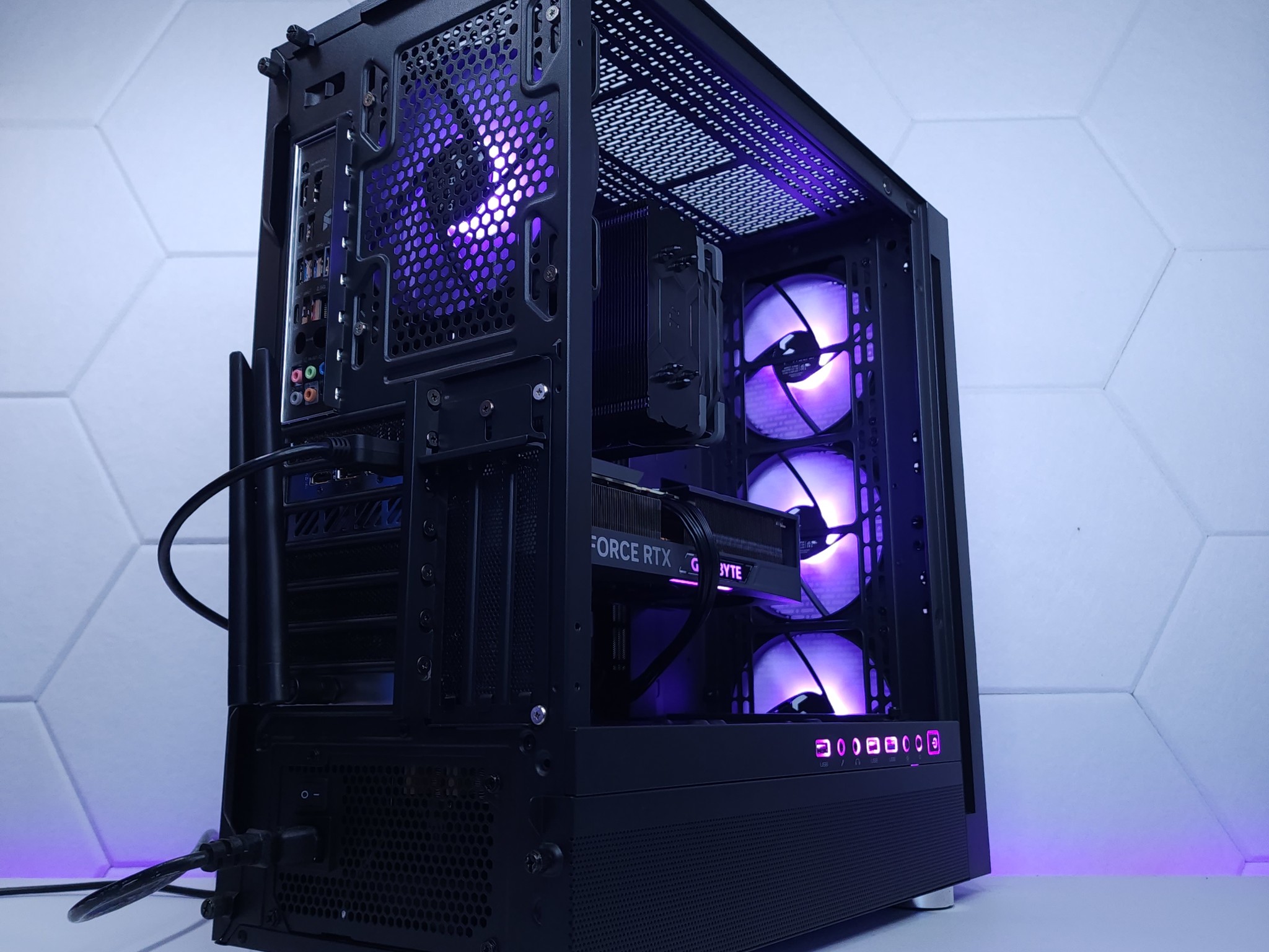 💜🖤RTX 4070 Ti | Core i7 12700F | 32GB 3200MHz | 1TB NVMe SSD Gen 4