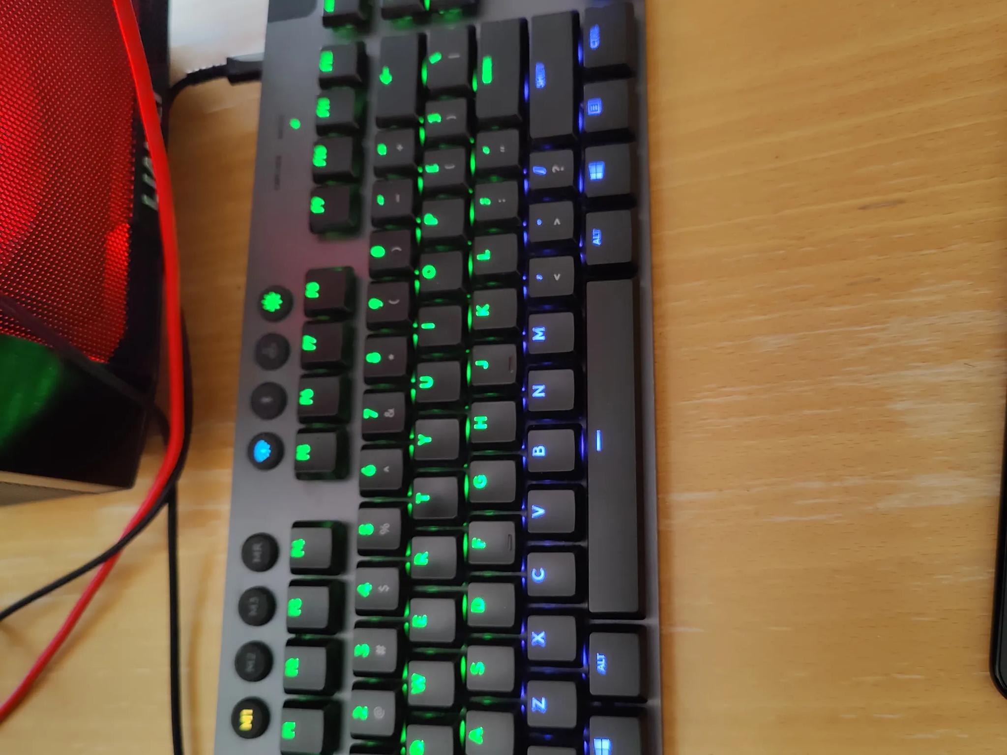 Logitech G915 Lightspeed full size