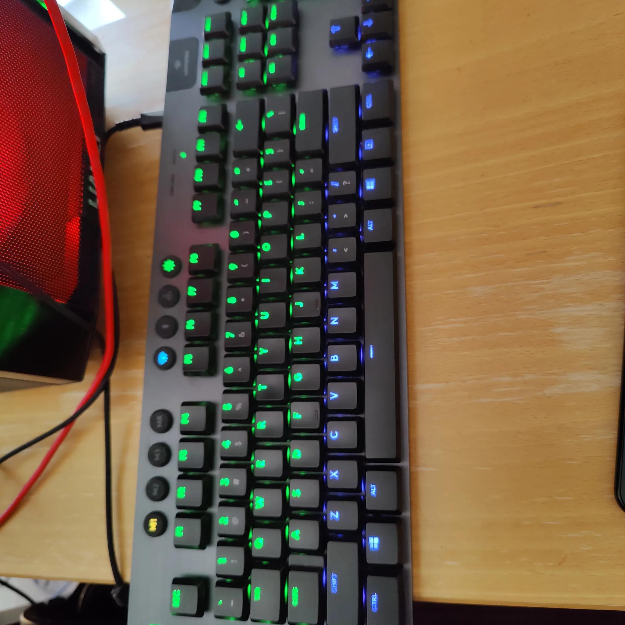 Logitech G915 Lightspeed full size