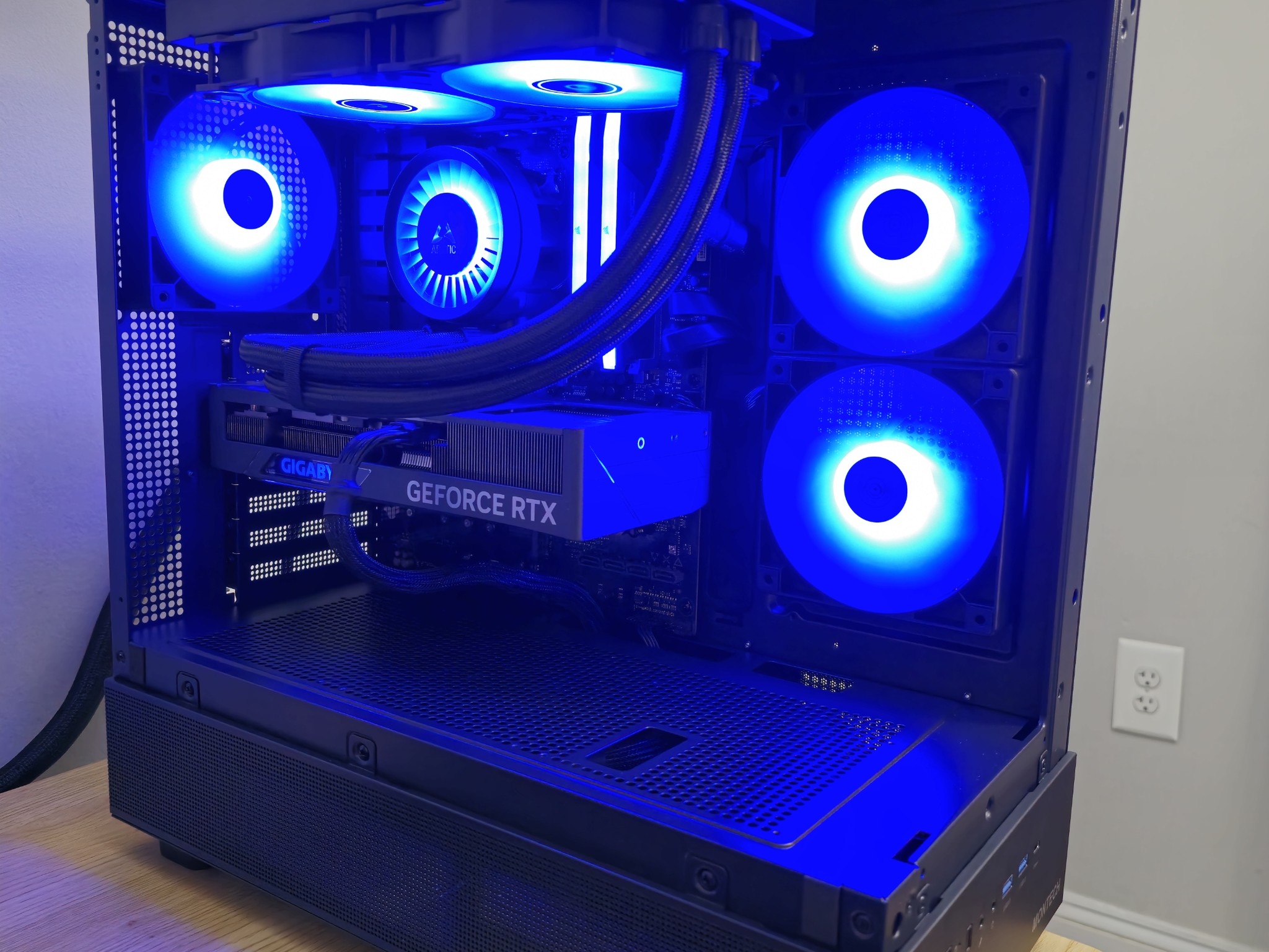 ⬛Onyx⬛ RTX 4070 Super ⬛ Ryzen 7 7700X ⬛ 32GB DDR5-6000 ⬛ 2 TB SSD