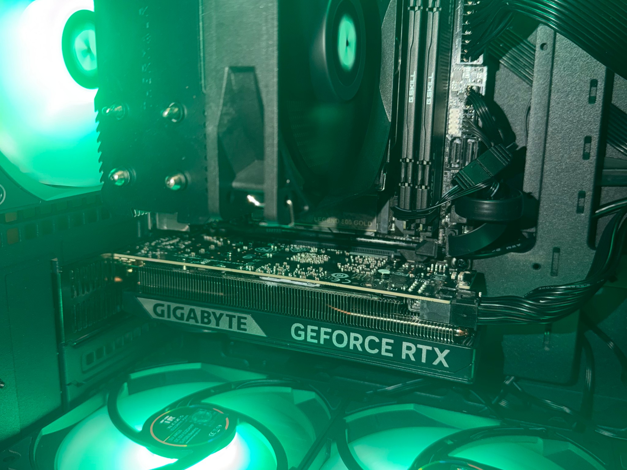 Beast / Ryzen 7600 / RTX 5060 / 32GB DDR5 / 2TB NVMe
