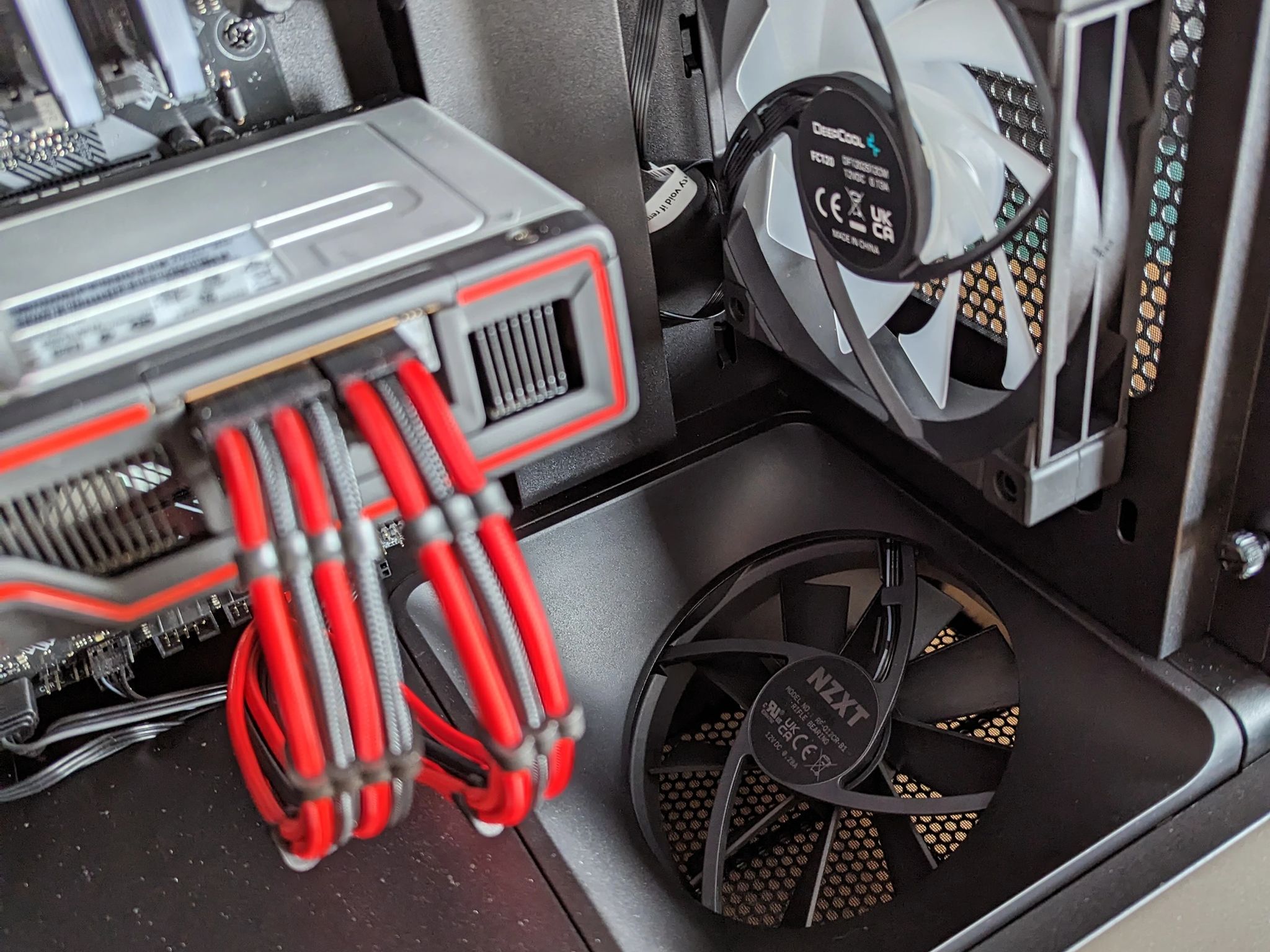 All AMD Clean Custom Build - Ryzen 5 5600/Radeon RX 6700XT 12GB/32GB DDR4/1TB SSD