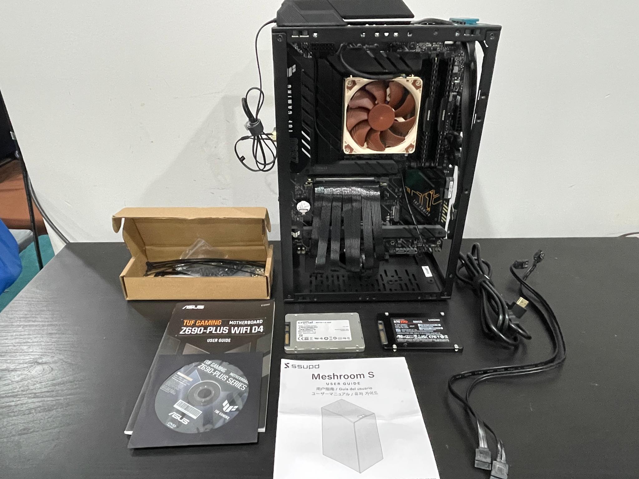 SSUPD Meshroom S V2, Intel 7-12700k, Corsair 16GB RAM, ASUS Z690 Motherboard, 2x SSDs, and PCI Riser