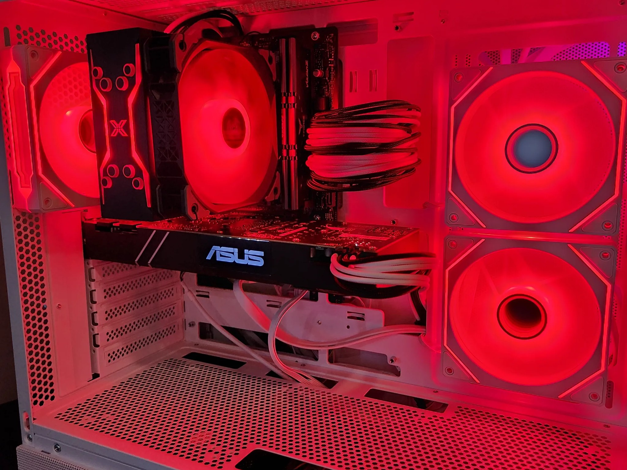 Custom Gaming PC | i5 9400F + GTX 1070 | 16GB DDR4, 512GB NVMe SSD, Windows 10 Preinstalled