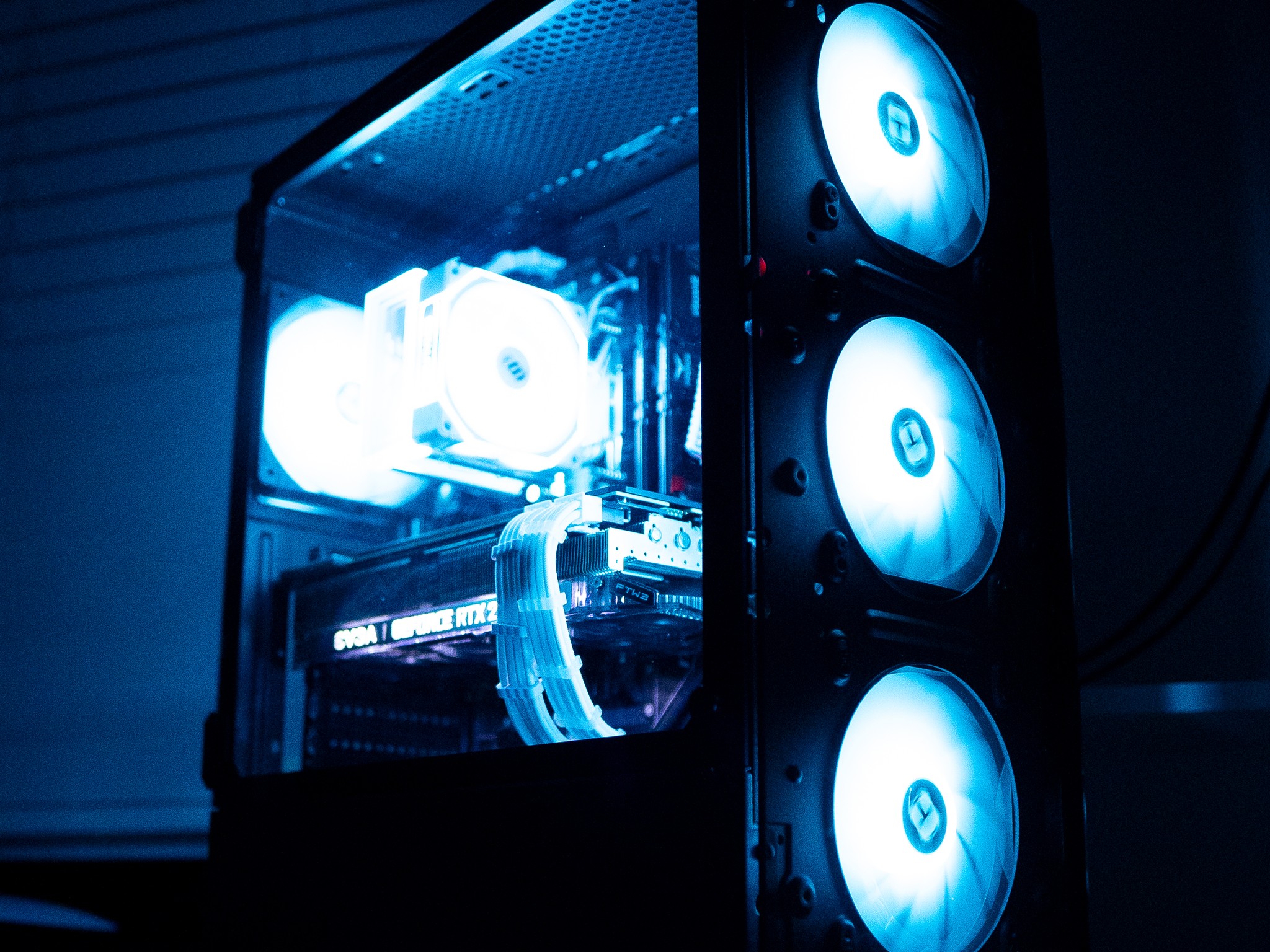 ⚪🟣 | NVIDIA RTX 2080Ti | RYZEN 5 3600X | 16GB DDR4 RAM | 1TB NVME SSD | Amethyst Achiever 2.0