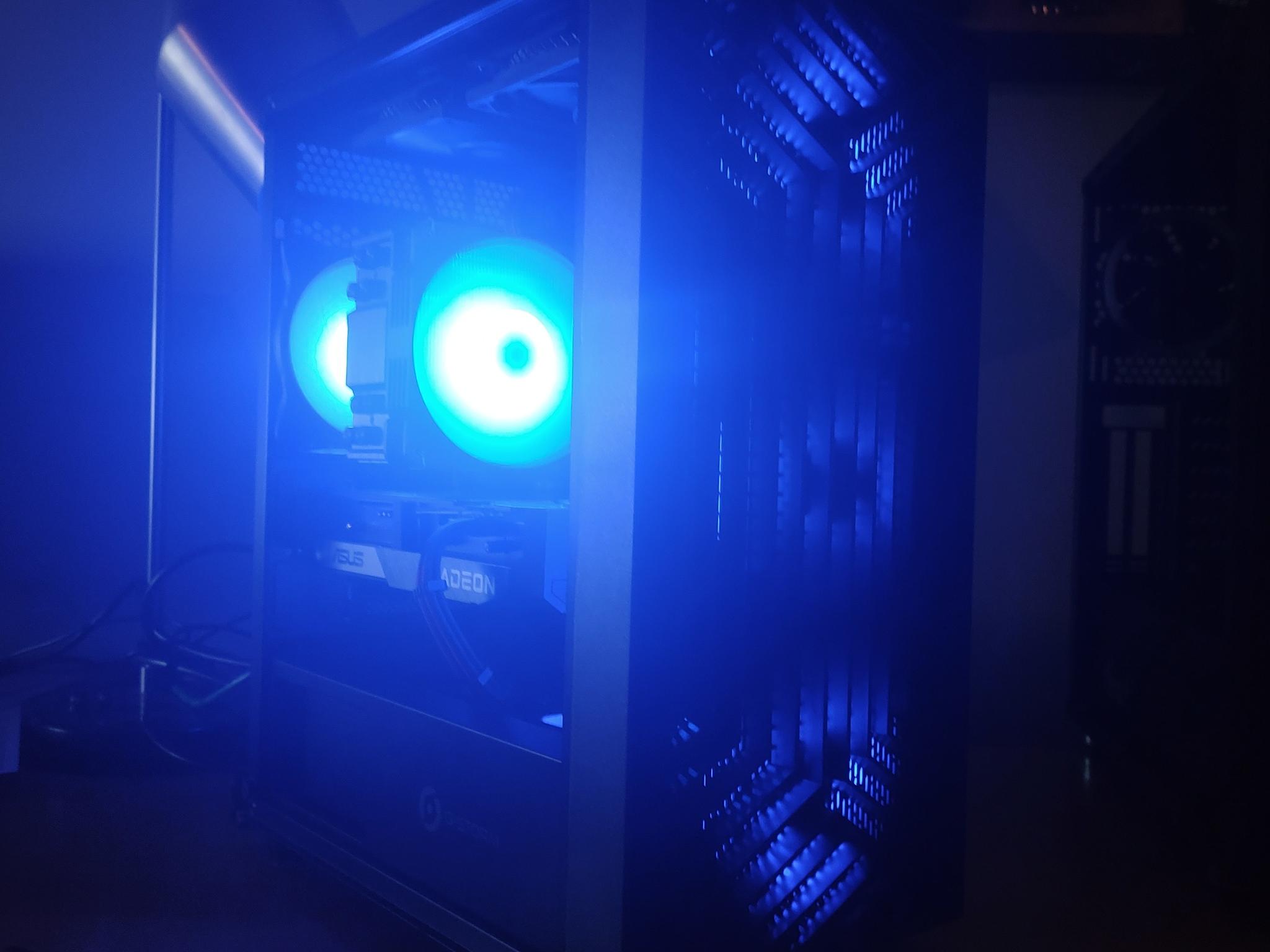 Gaming PC - Ryzen 5 3600, RX 6600XT, 16GB RAM / 1TB SSD
