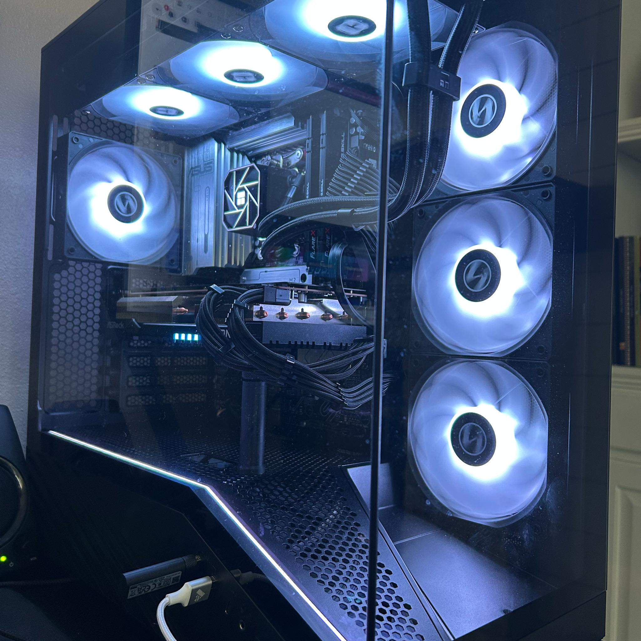 Ryzen 9 9850X3D / RX 7900 GRE / 32GB DDR5 / 360mm AIO / 1TB NVMe – High‑End Gaming & Dev PC