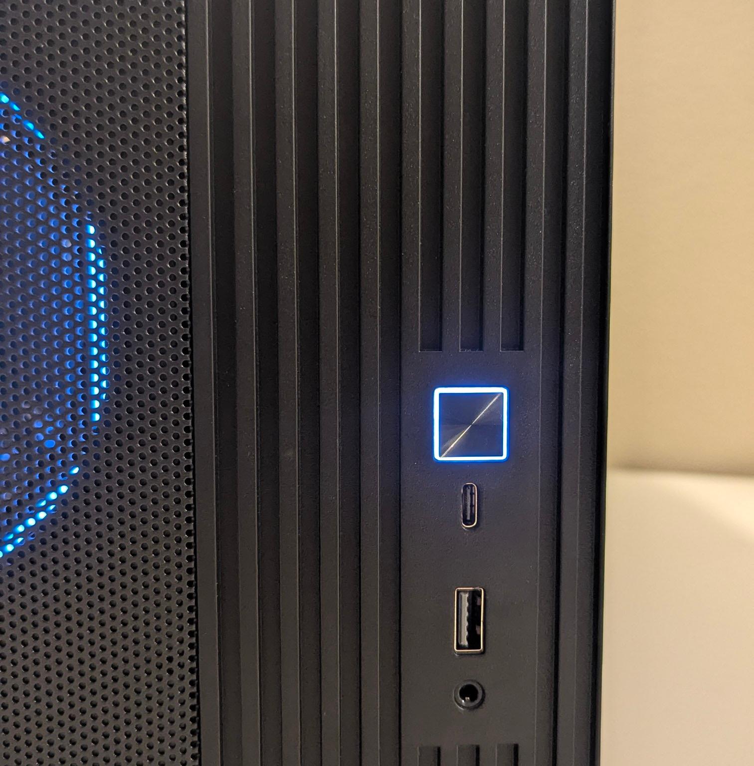 Slick Gaming PC 9070 XT 16GB | RYZEN 9600X | 16GB DDR5 | 1TB SSD | 240MM LCD AIO | 850W GOLD|