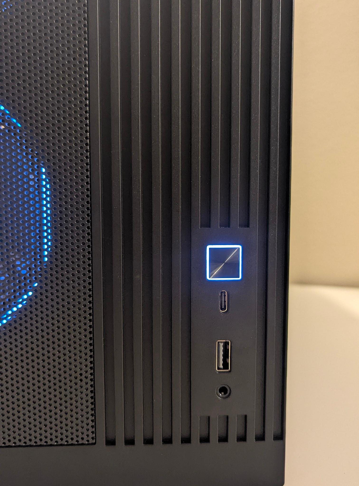 Slick Gaming PC 9070 XT 16GB | RYZEN 9600X | 16GB DDR5 | 1TB SSD | 240MM LCD AIO | 850W GOLD|