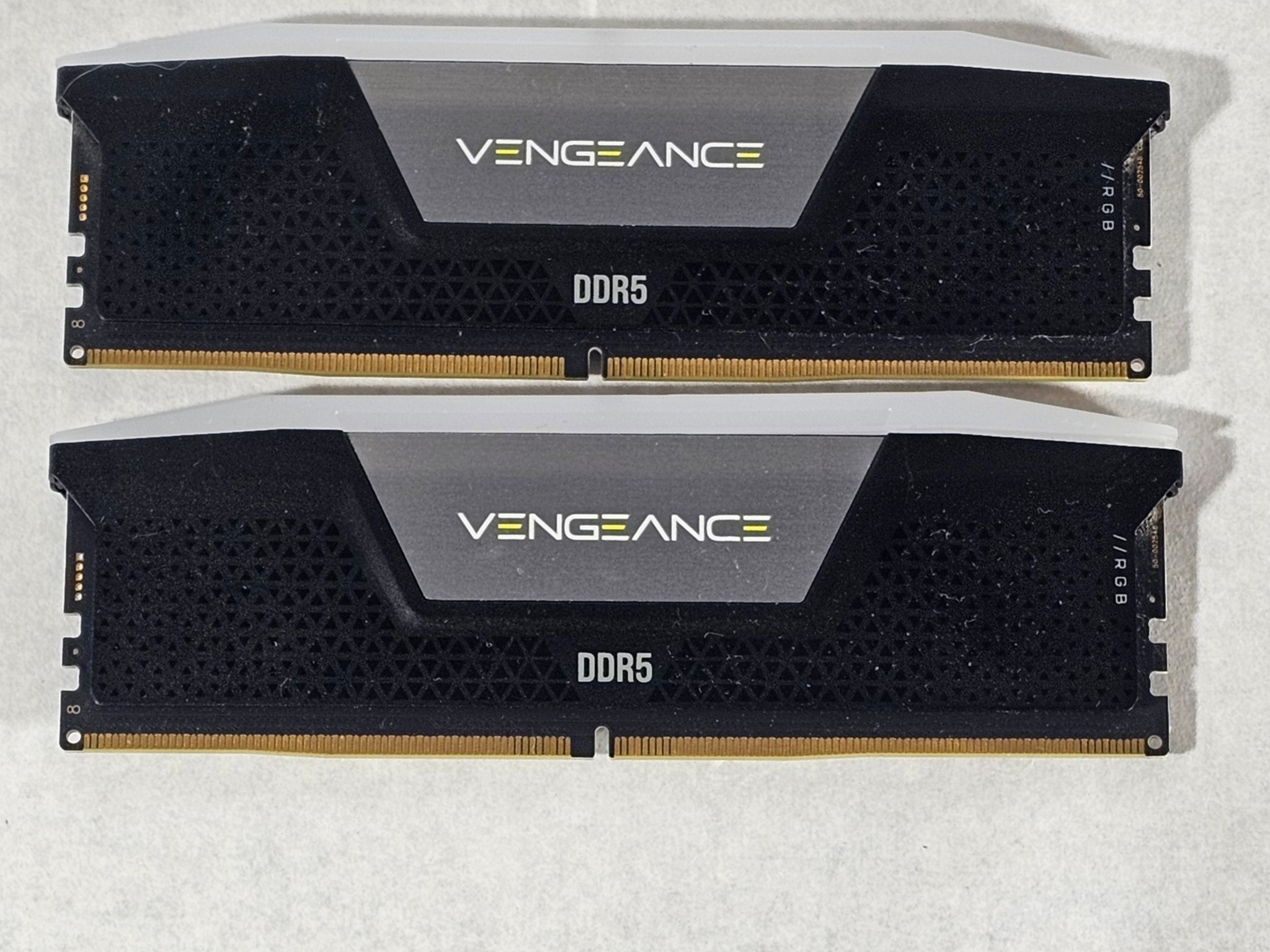 32GB DDR5 (2x16GB) RGB CL32 6400MT/s Corsair Vengeance