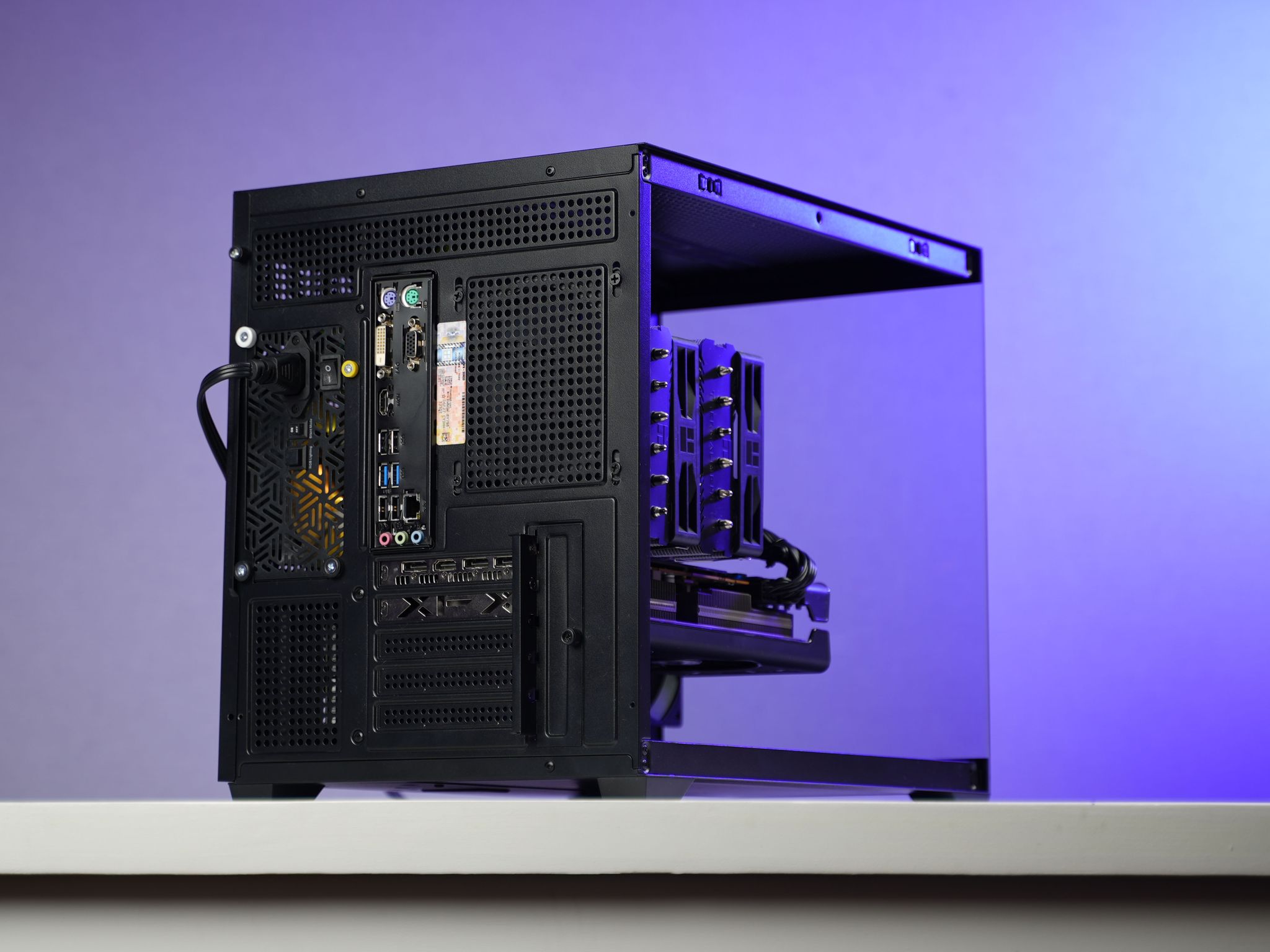 “EF-01” RX 5700 Intel Core i7 8700 16GB .9TB Windows 11 Gaming PC Powerhouse