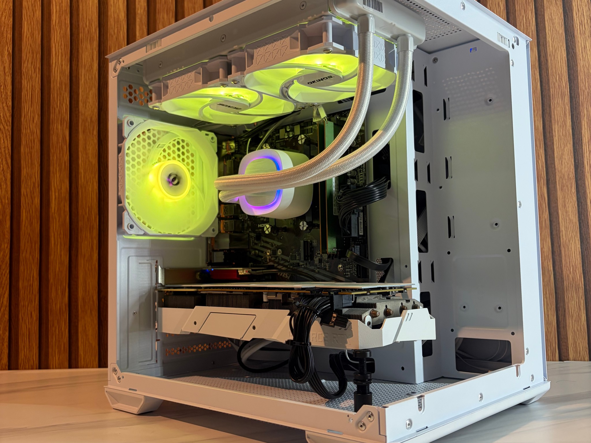 RTX 2070 SUPER | Ryzen 5 5500 | 16 GB DDR4 | 500GB SSD | 240MM