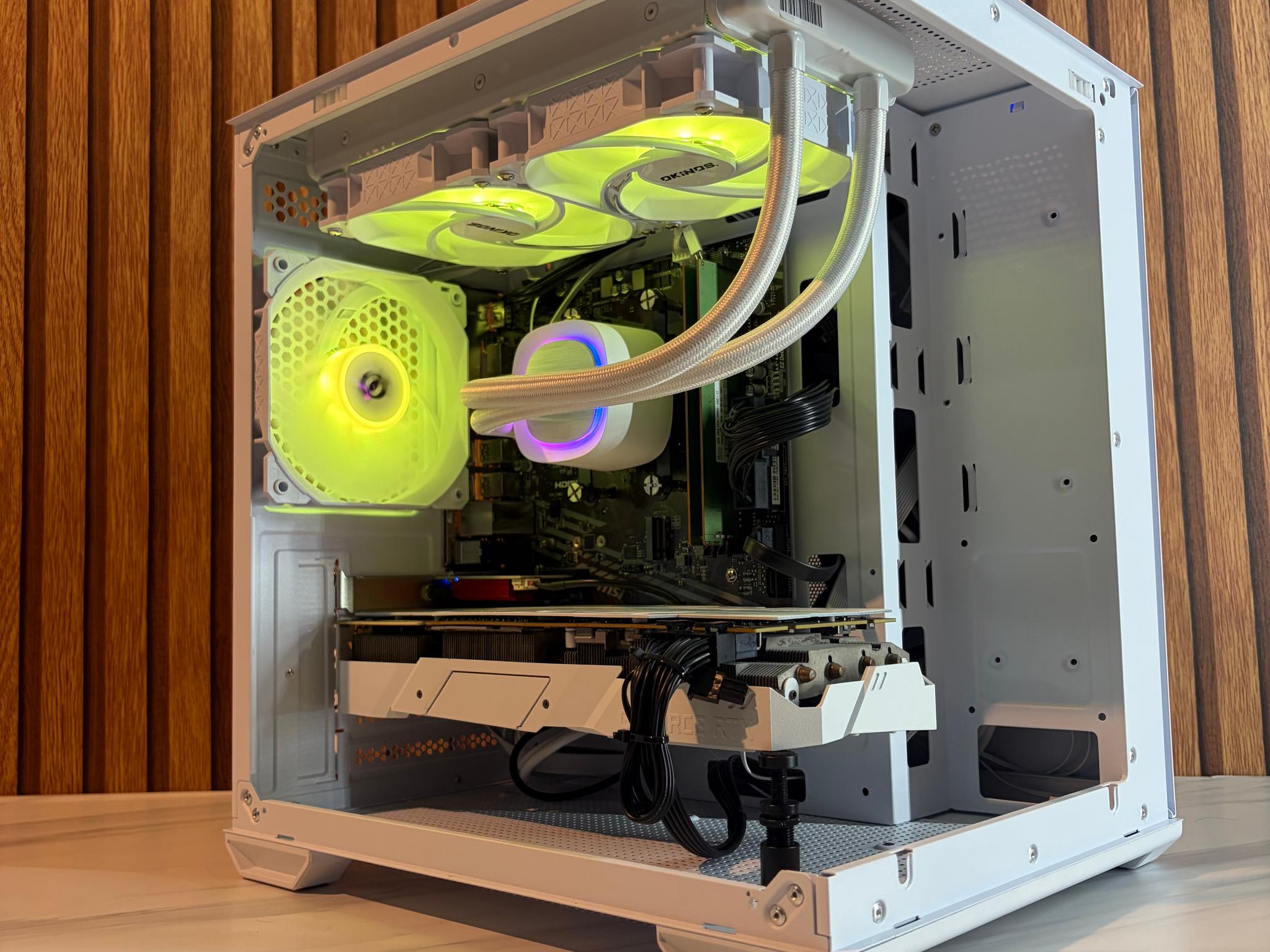 RTX 2070 SUPER | Ryzen 5 5500 | 16 GB DDR4 | 500GB SSD | 240MM