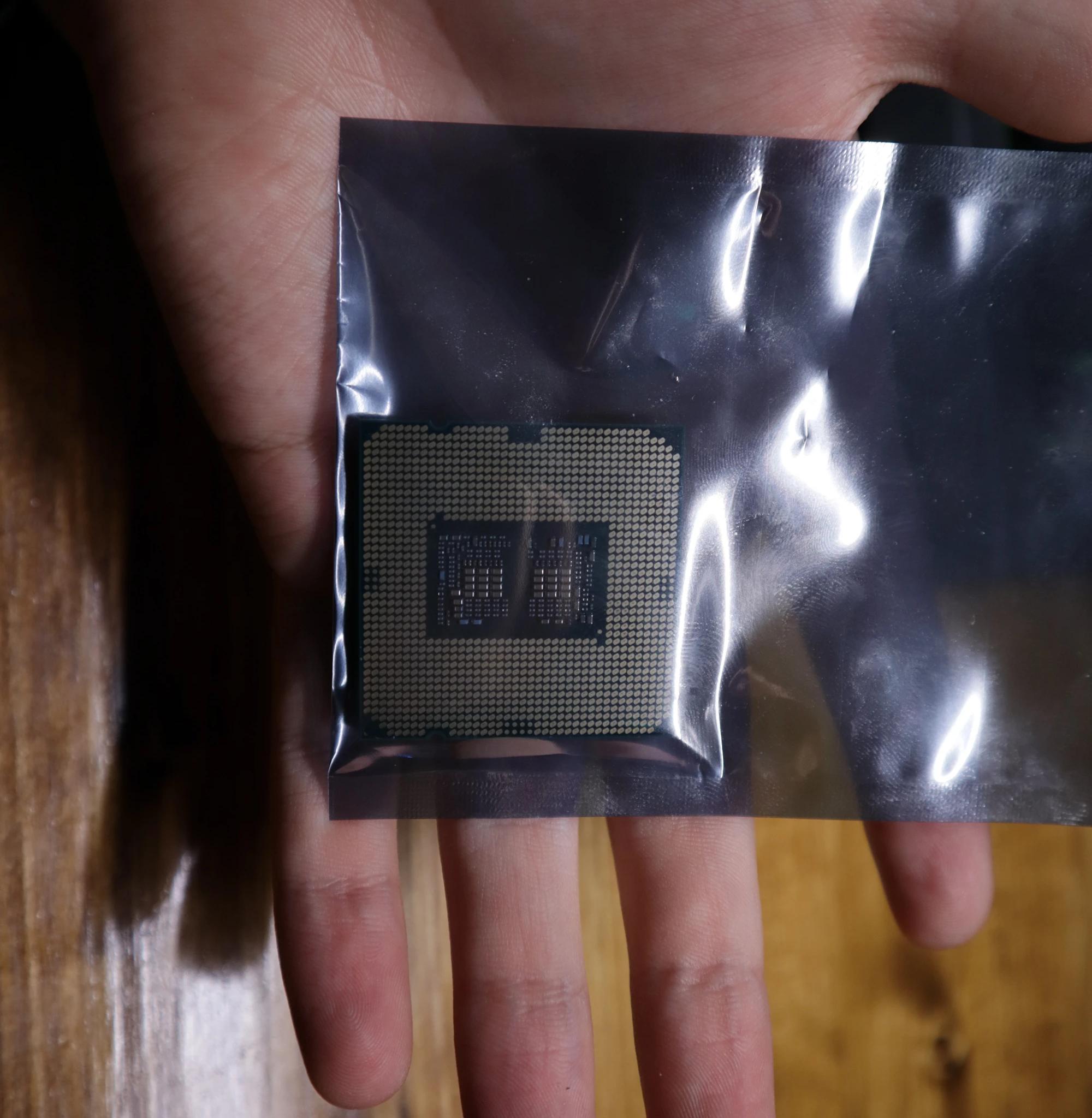 [Bundle] [Used] Intel core i7 10700KF Bundle with [Free] msi 120MM aio cooler.