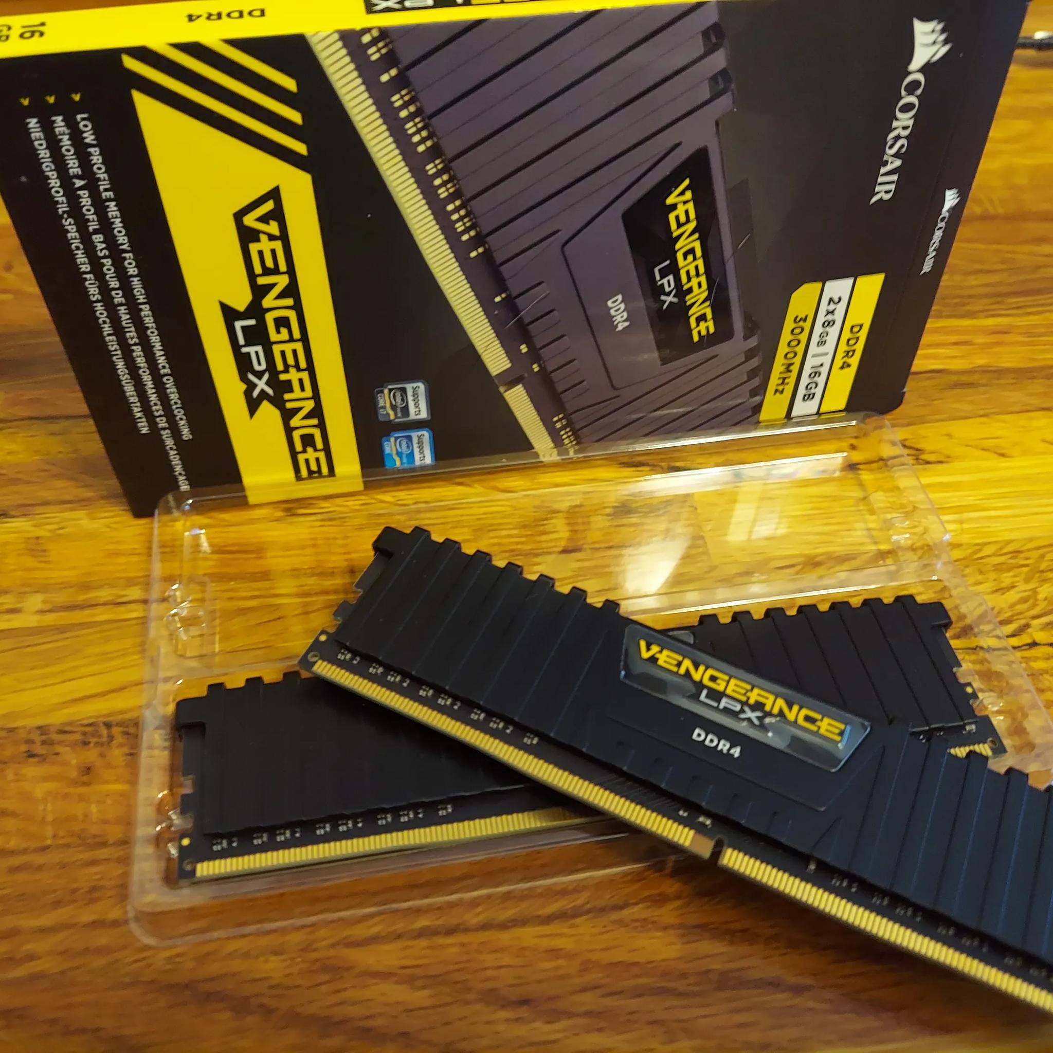 Corsair Vengeance LPX 16 GB (2 x 8 GB) DDR4-3000