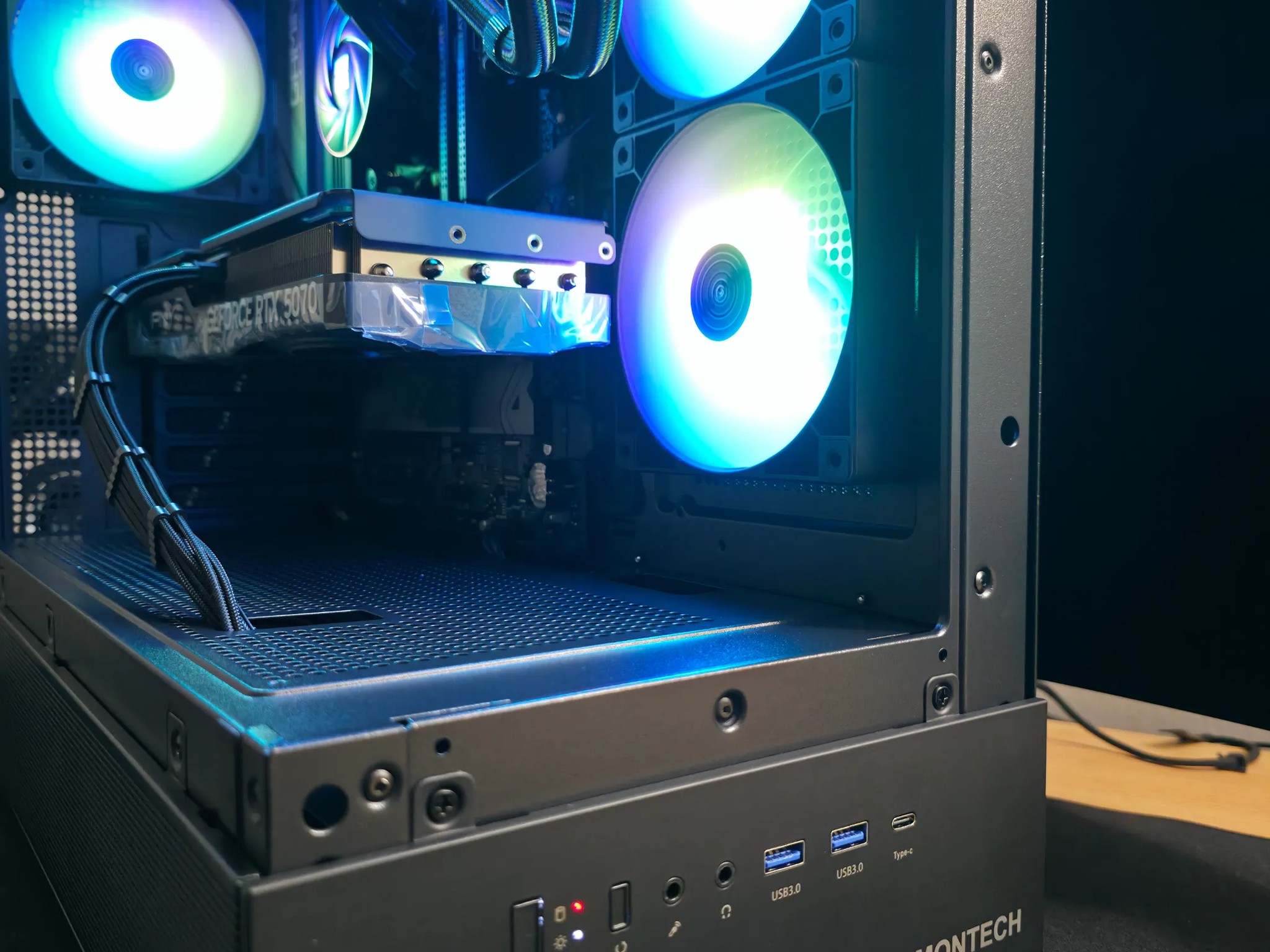 DARKMATTER | RTX 5070 OC | AMD R7 9700X | 32GB DDR5 6000 CL30 | 2TB | 360mm AIO | 850W PSU PCIE 5.0