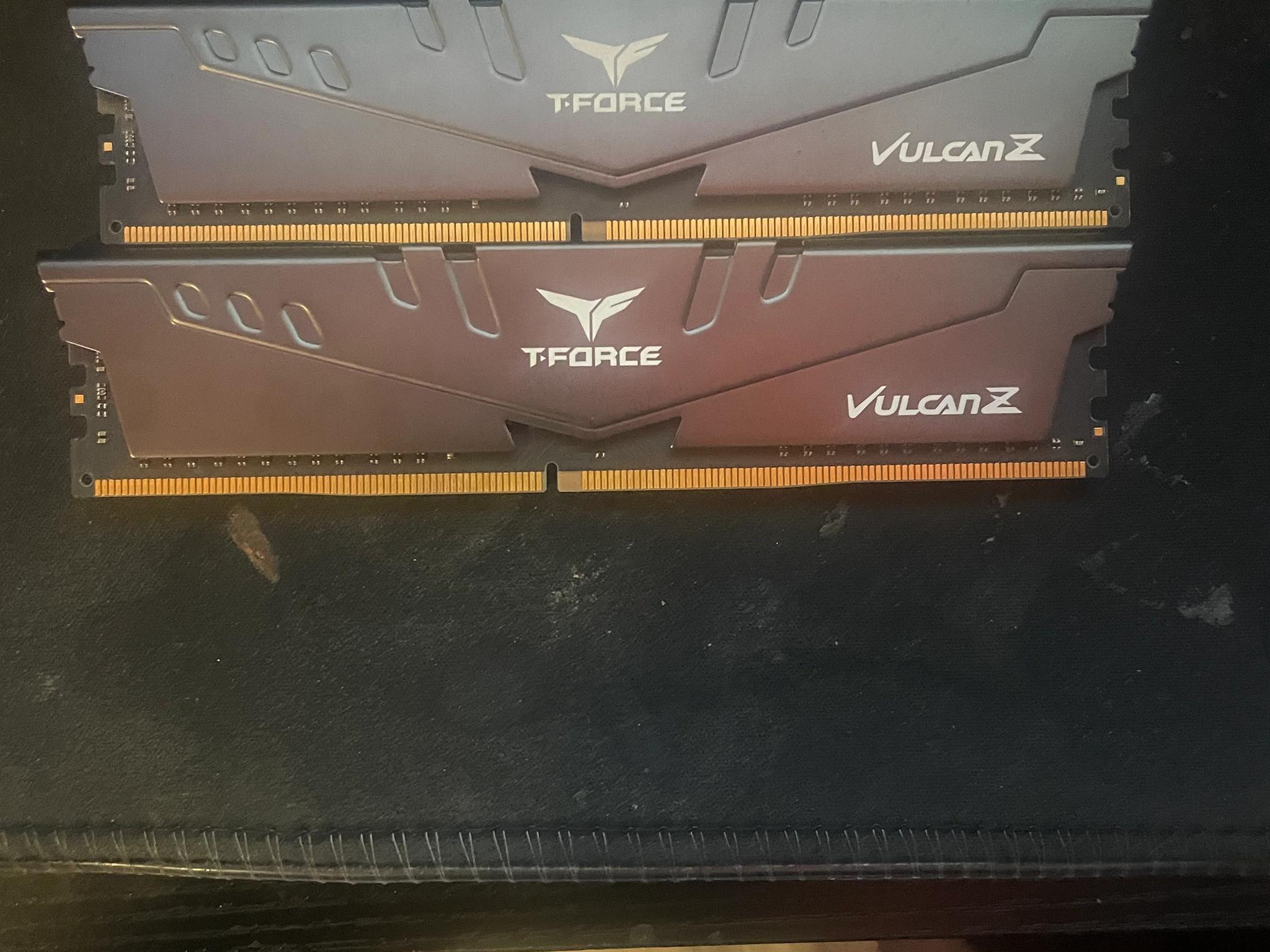 TEAMGROUP T-Force Vulcan Z DDR4 16GB Kit (2x8GB) 3200MHz