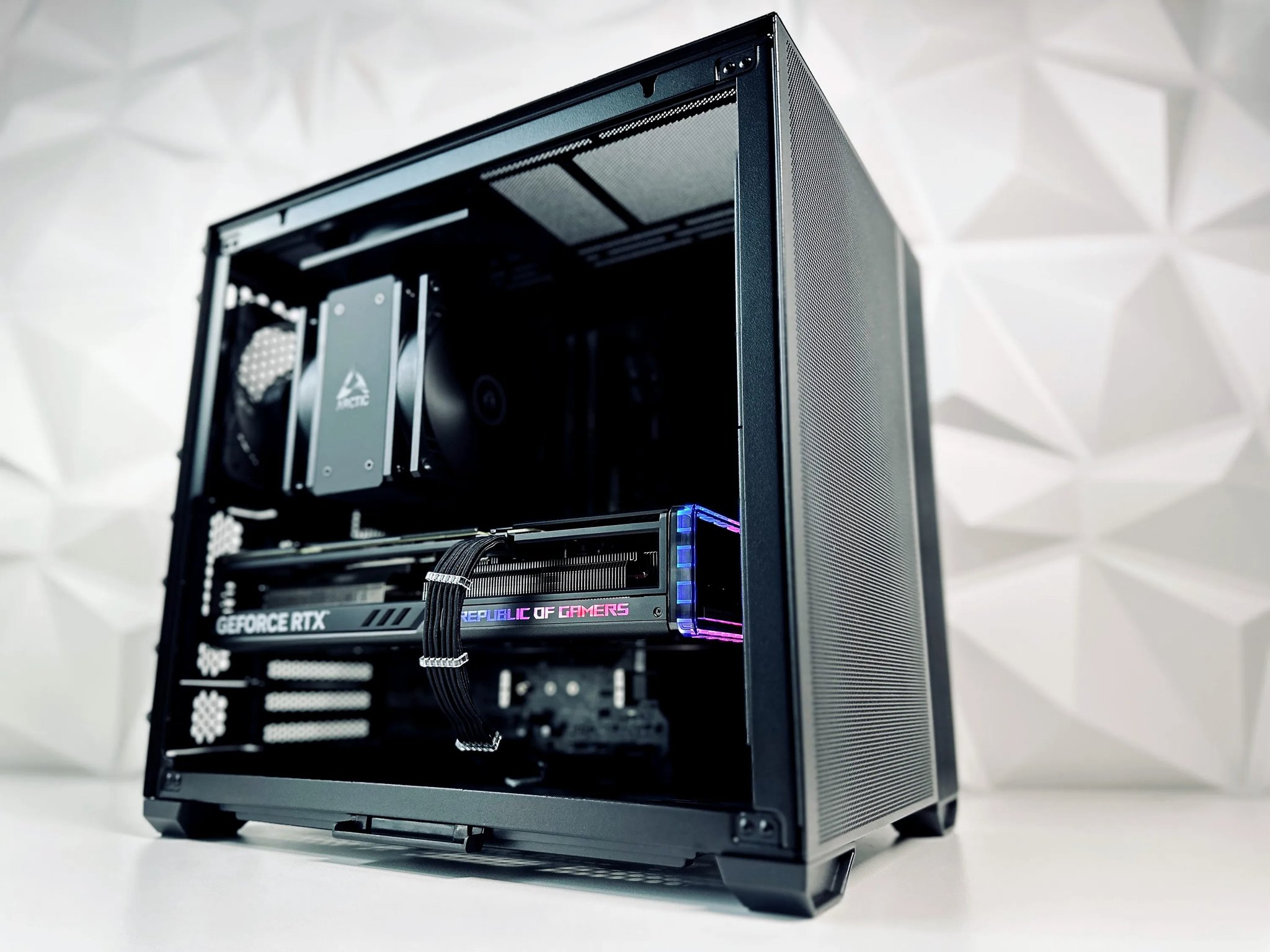 🖤🥷Nvidia Stealth , pure performance!◼️Nvidia RTX 4070 Ti 12GB◼️Intel 13600K 14 core◼️32GB Ram◼️1TB