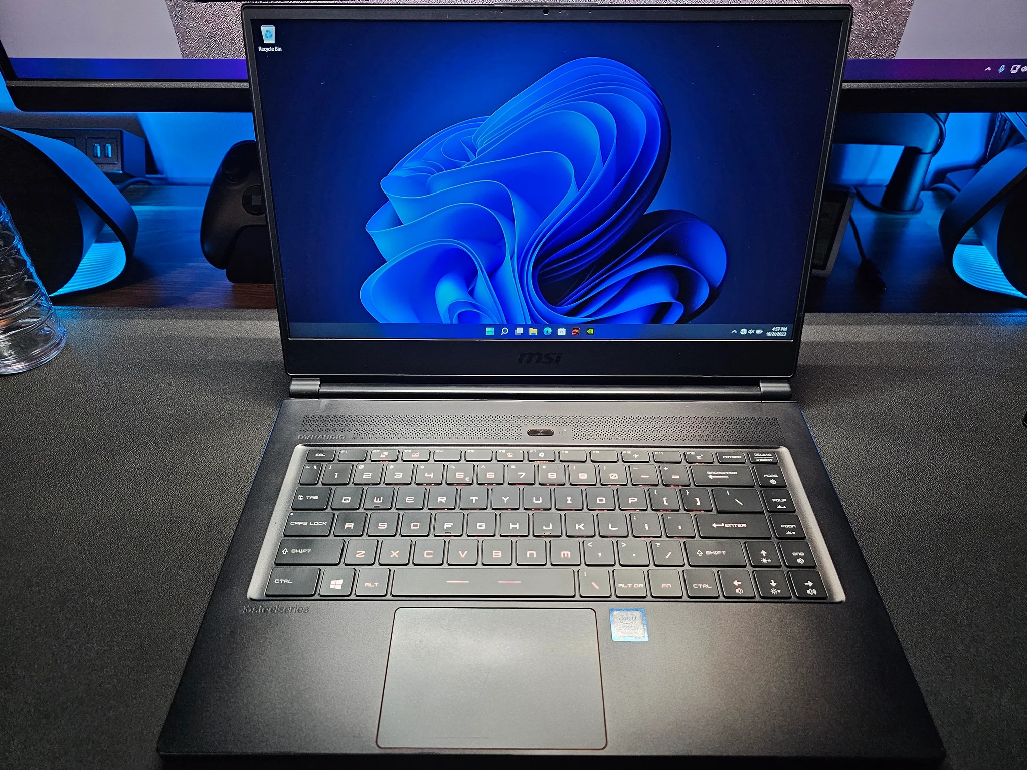 MSI GS65 Stealth Thin 8RF Gaming Laptop