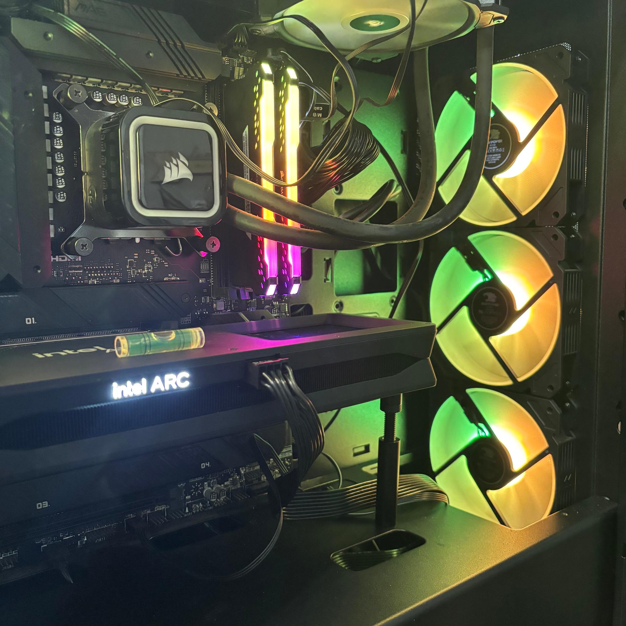 Team Blue Gaming PC! | i5 12600k | Arc B580 | 1TB SSD | 32GB DDR4 3600Mhz
