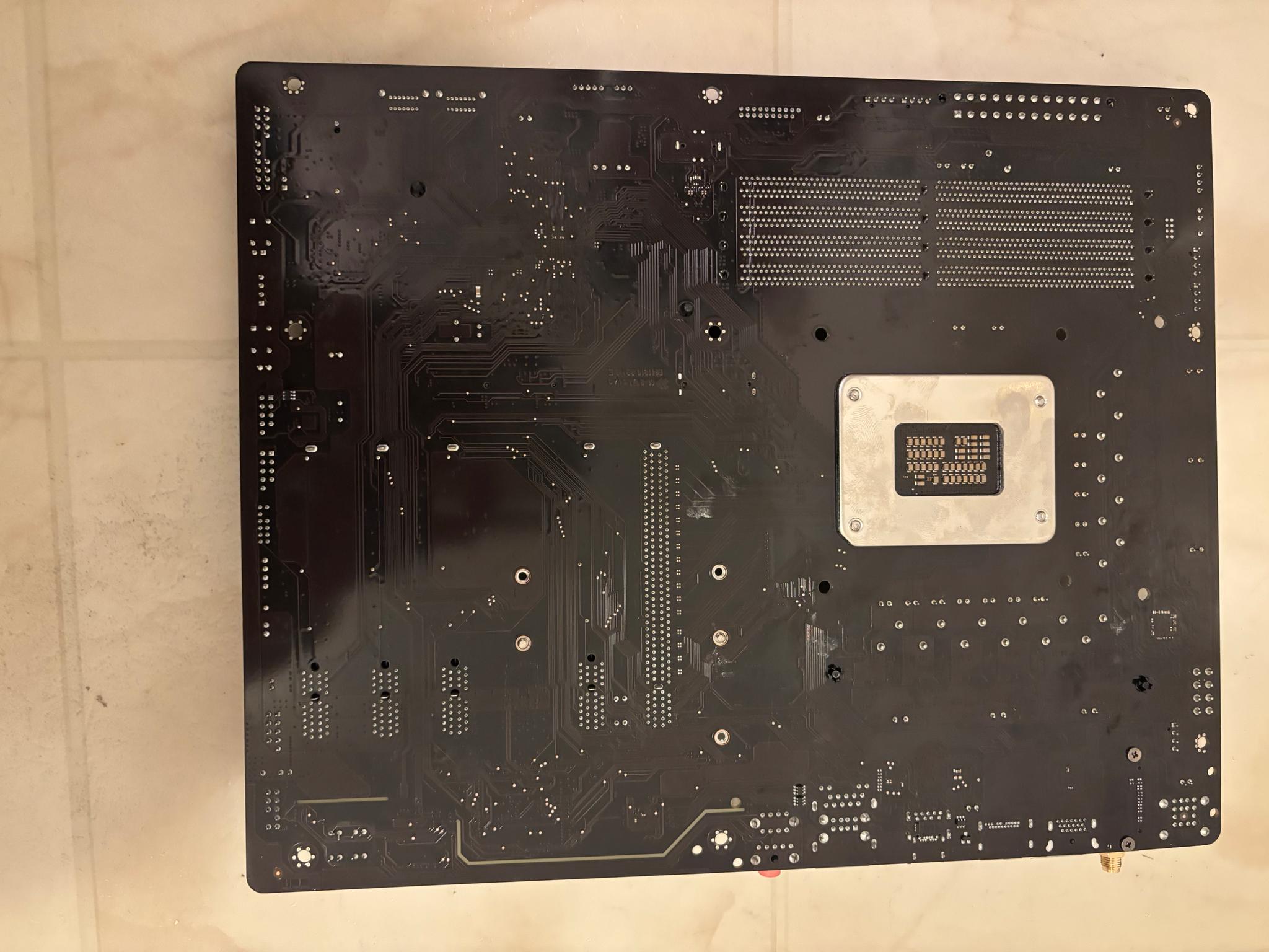 GIGABYTE B660 DS3H AC DDR4 (LGA 1700/ Intel/B660/ATX/DDR4/ Dual M.2/ PCIe 4.0)