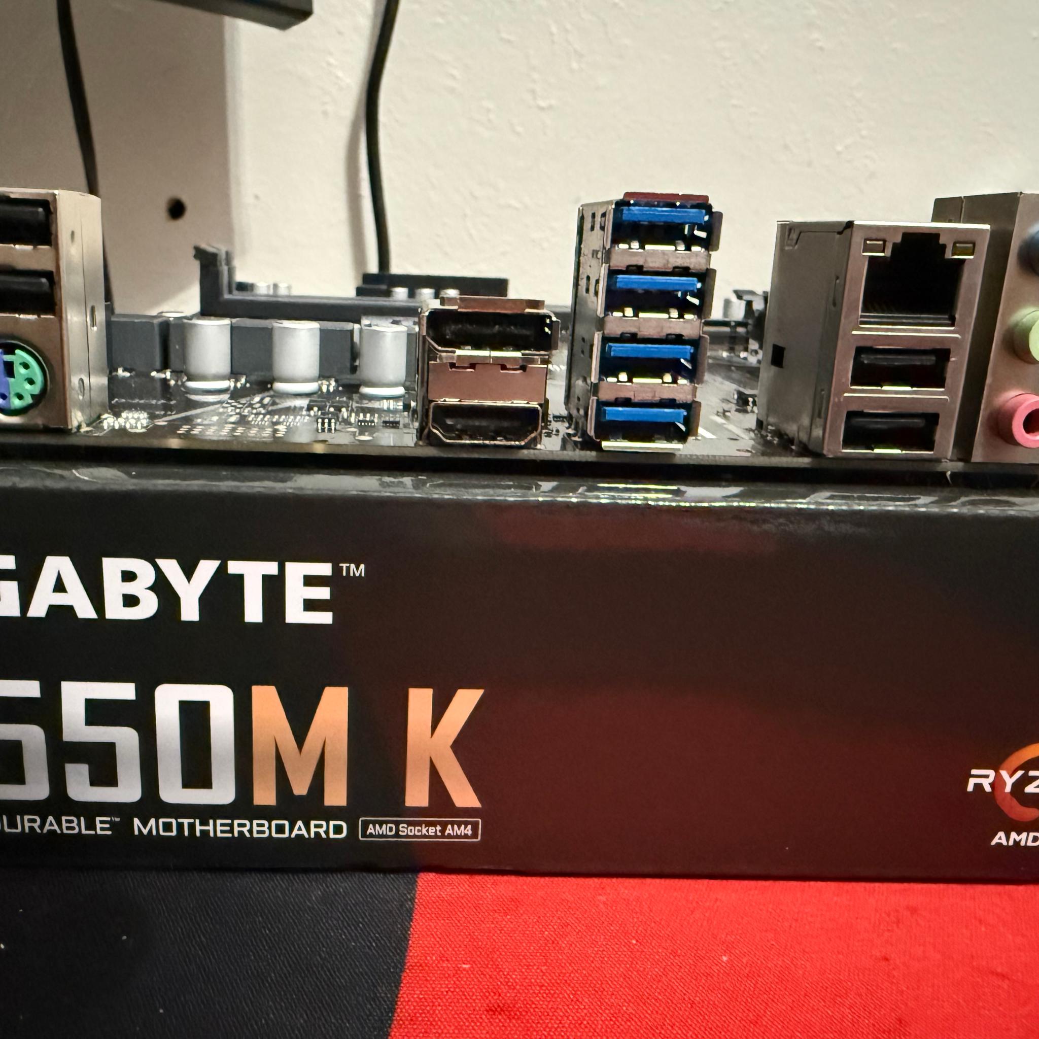 AM4 B550M K mATX Motherboard + WiFi Antenna