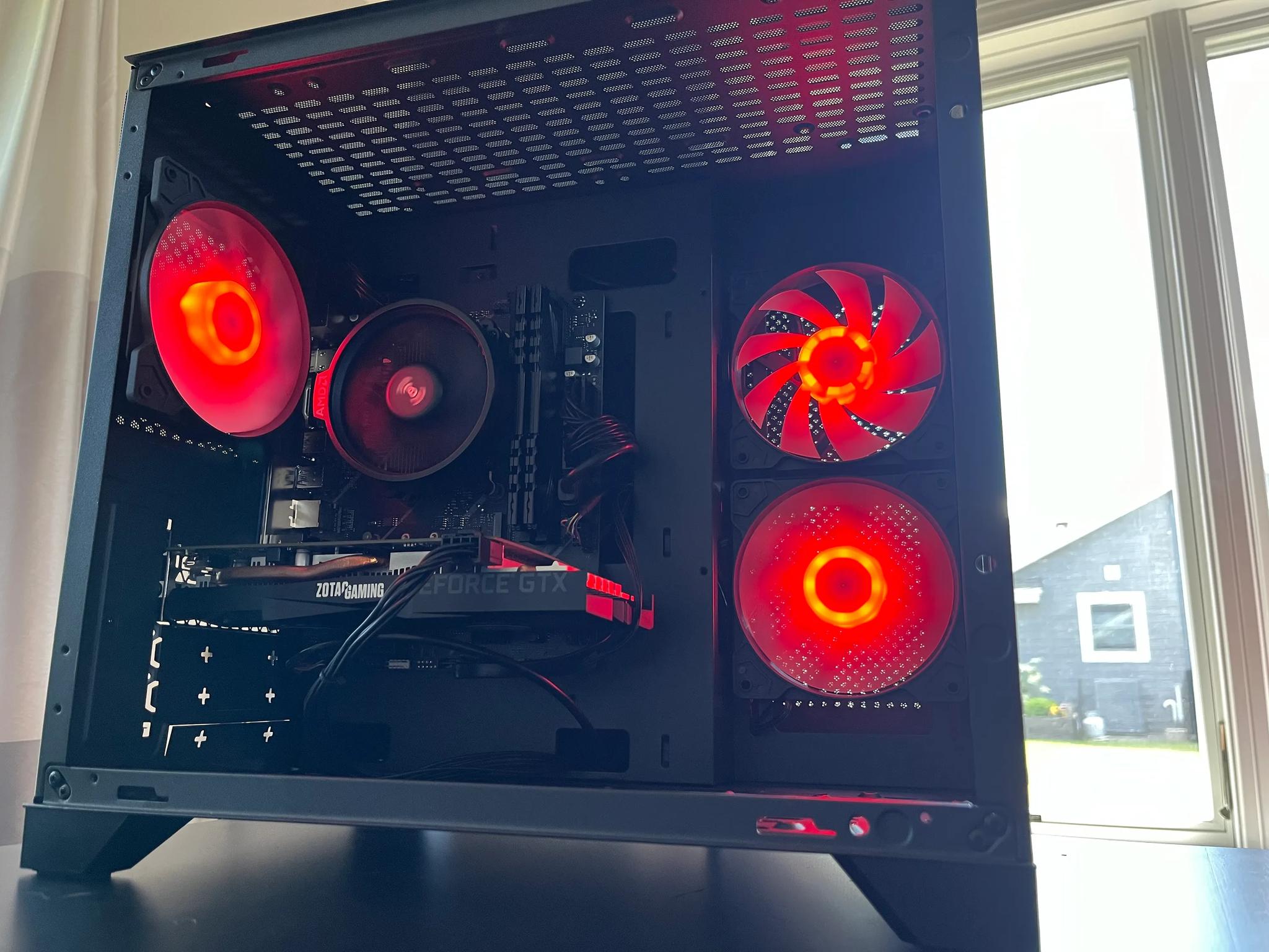 GTX 1660 Fish-Tank Gaming PC