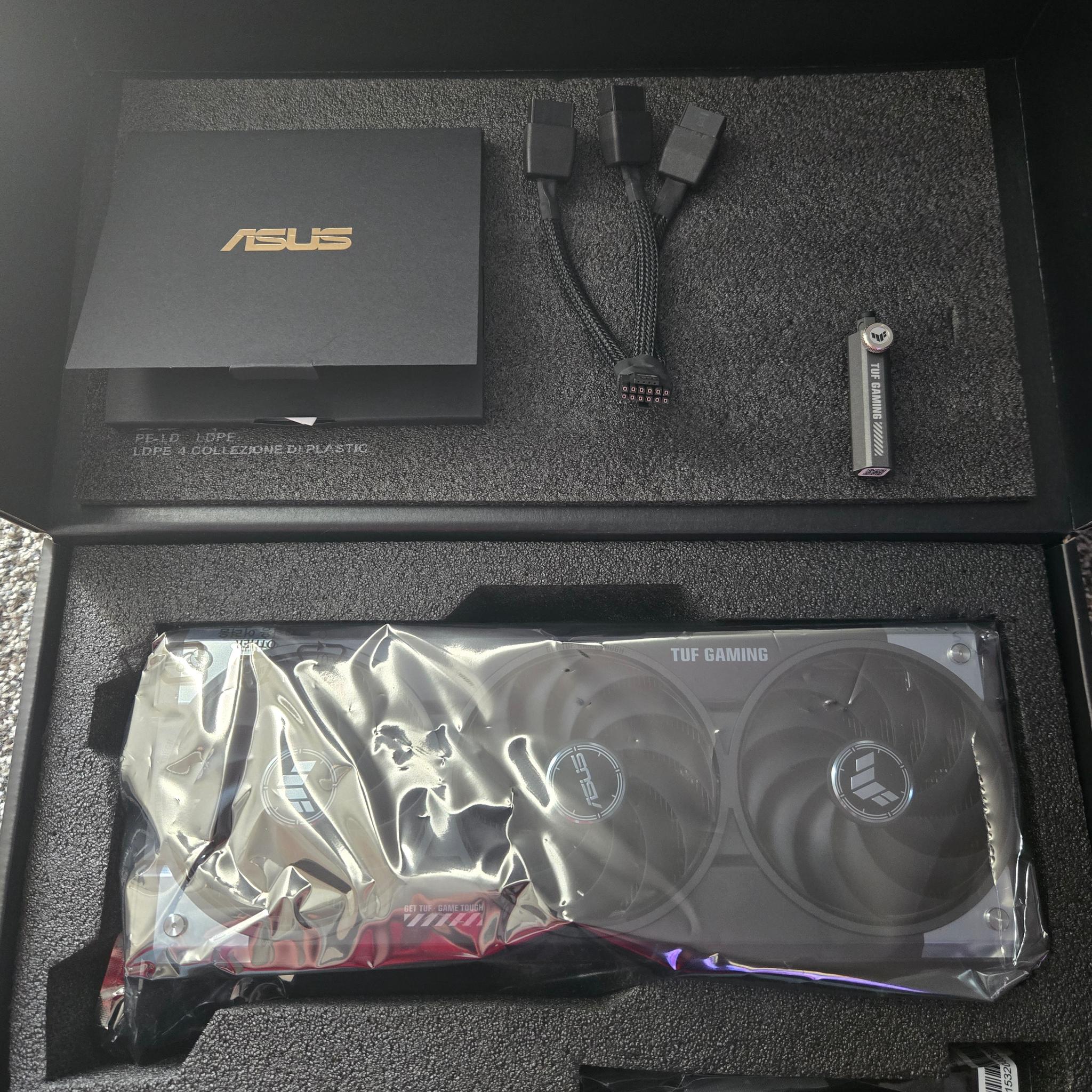 ASUS TUF NVIDIA GEFORCE RTX 5070 Ti OC Edition - Black