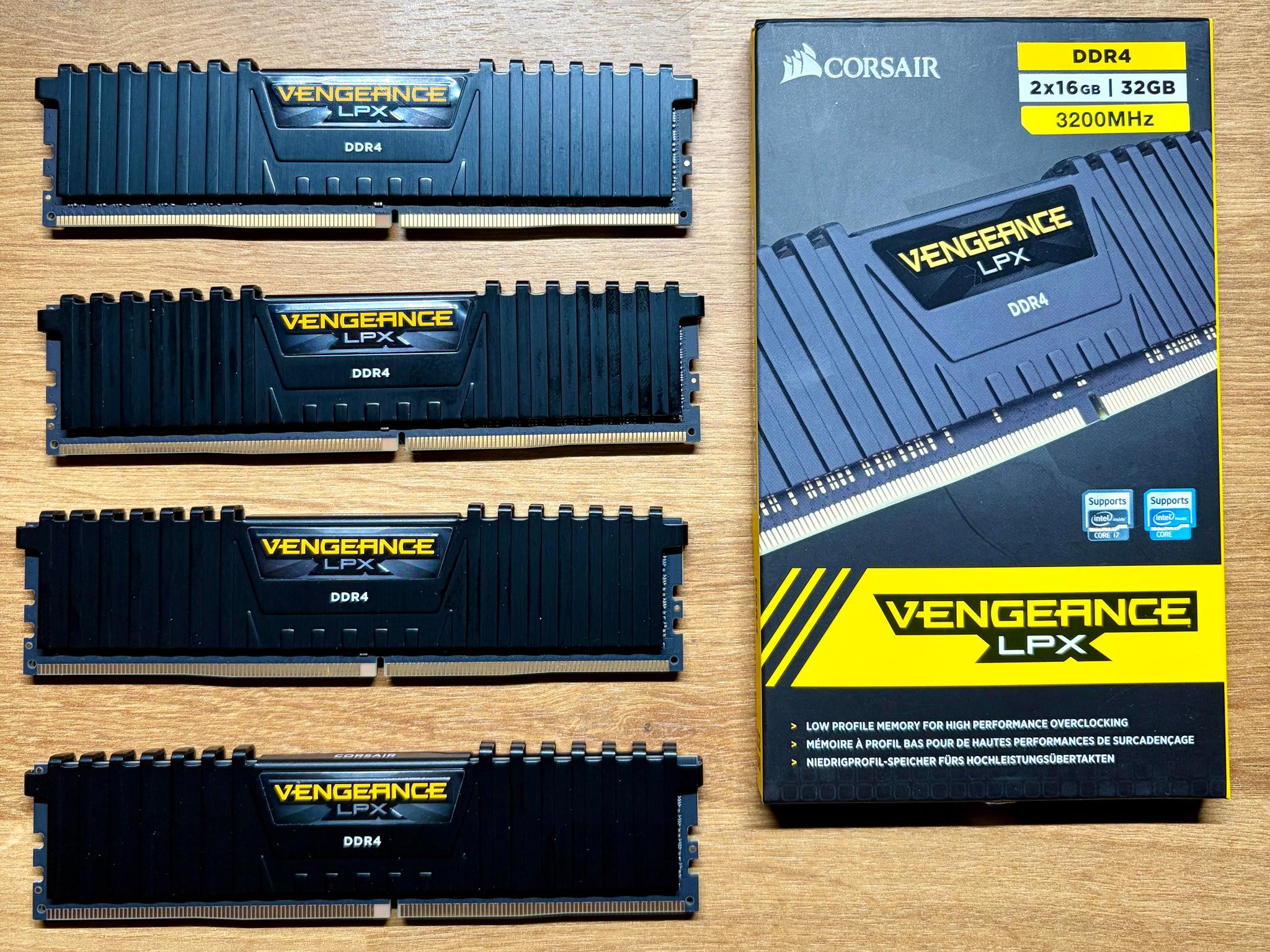 CORSAIR Vengeance LPX DDR4 RAM 32GB (2x16GB) in BLACK