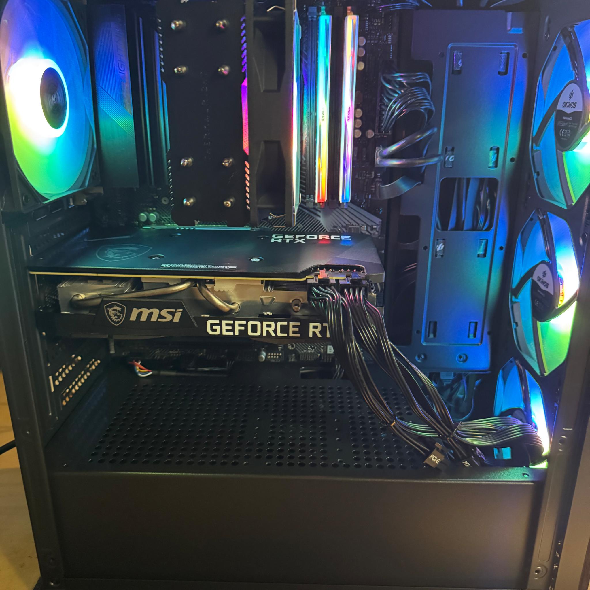 Gaming PC RTX 3070 32 gb DDR5 i7 13th gen