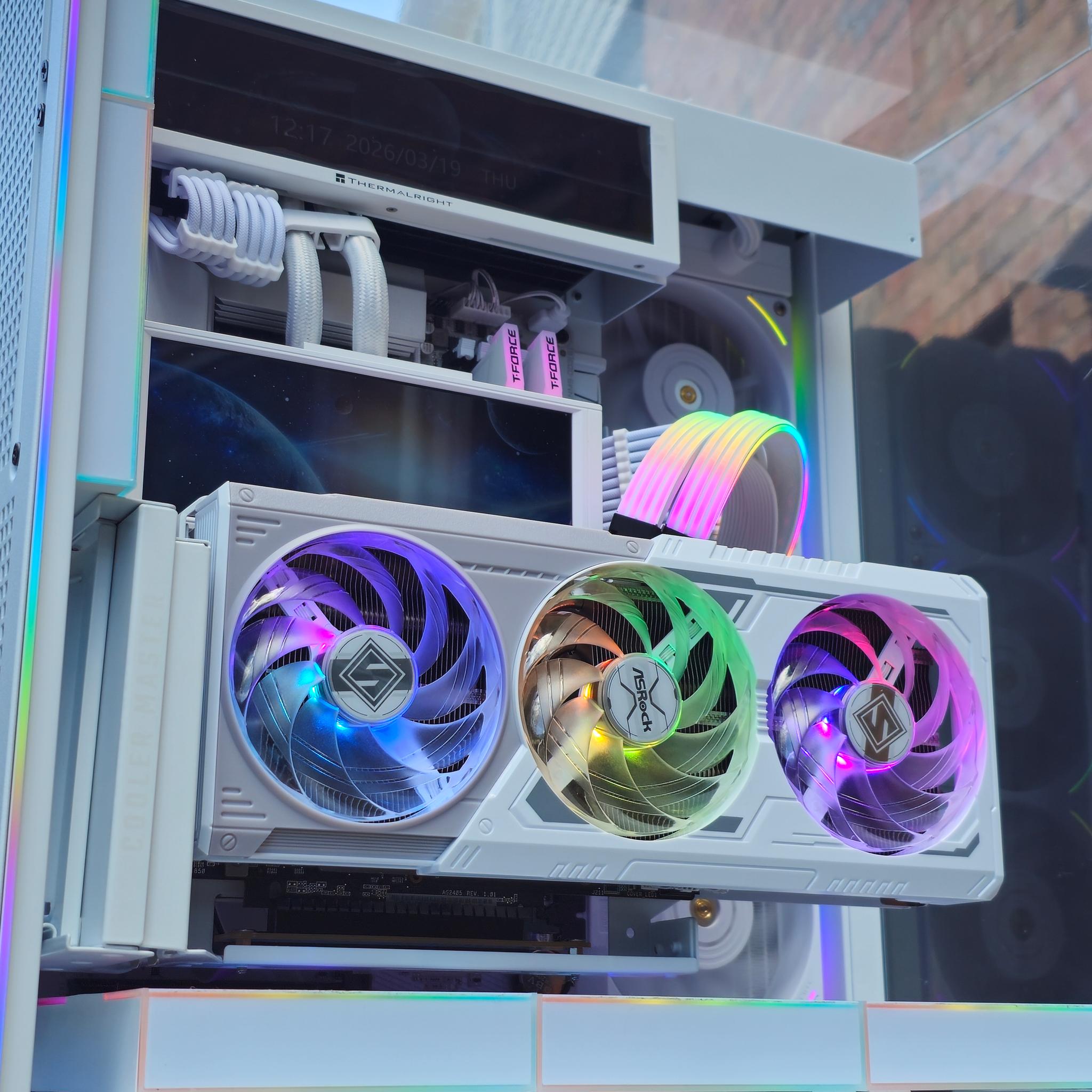 ☃️ High End Whiteout Gaming PC • AMD 9070XT • Ryzen 7 9850X3D • 32GB RAM • 2TB SSD • Plug n' Play