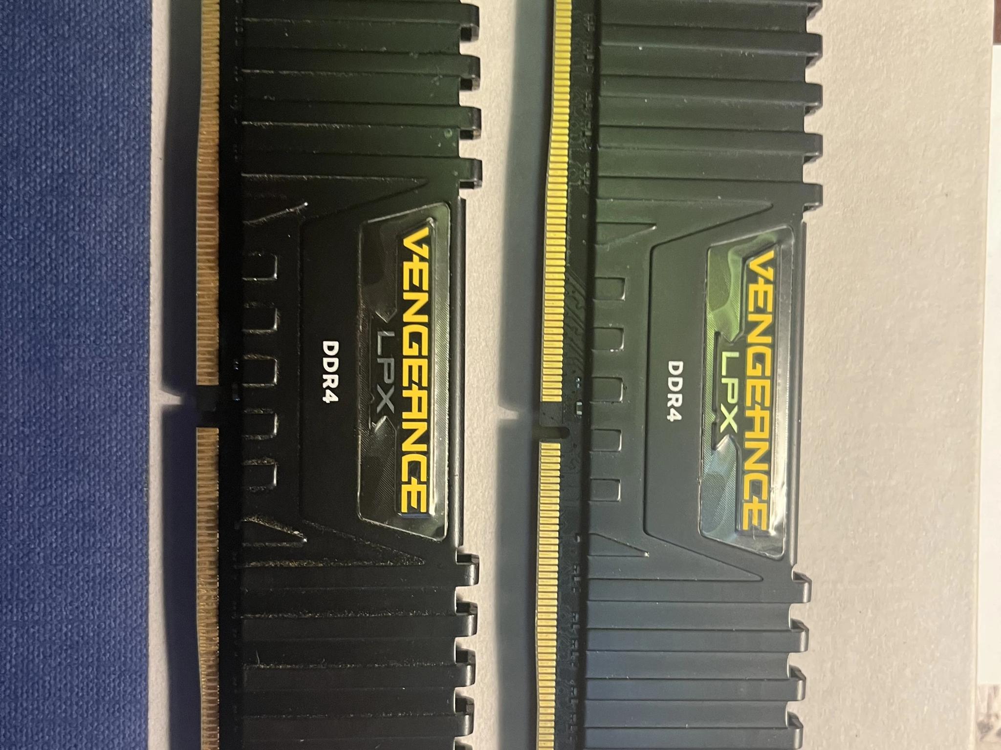 16GB of Vengeance LPX DDR4 RAM (2x8gb)