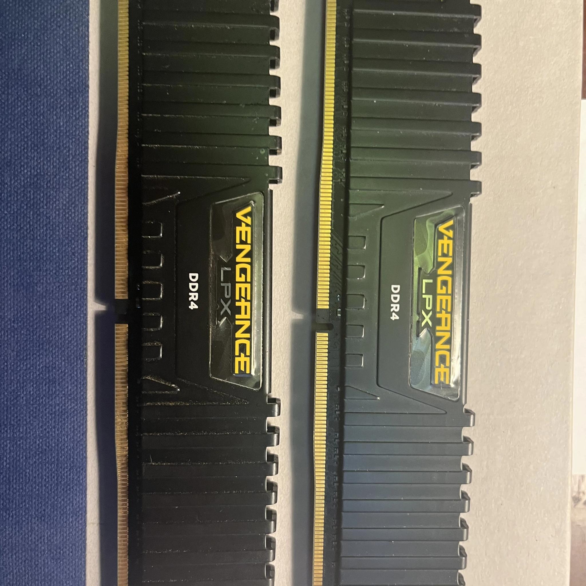 16GB of Vengeance LPX DDR4 RAM (2x8gb)