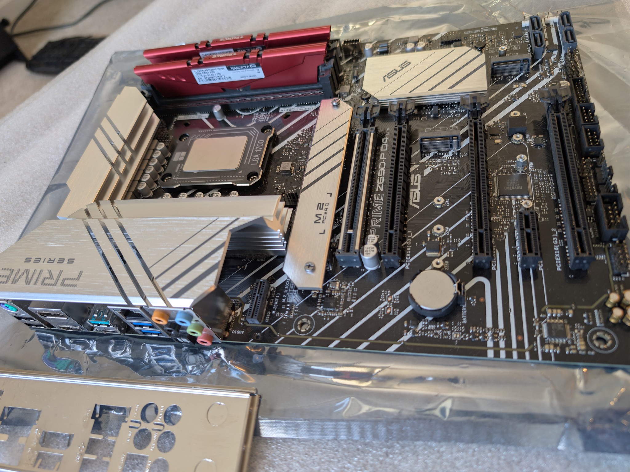 Combo Intel i9-12900KS + ASUS Z690 + 32GB DDR4 + WiFi 6E- Ready to