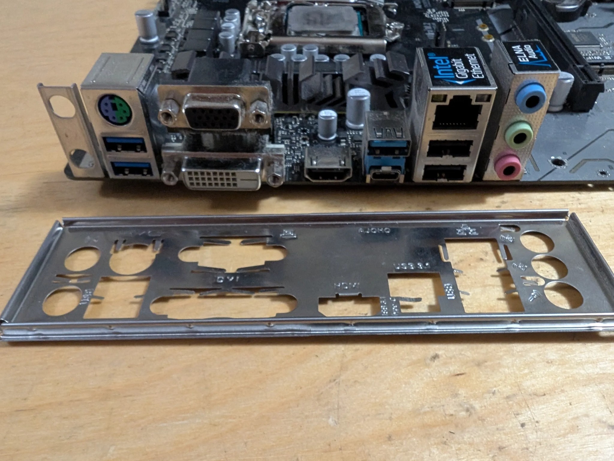 AsRock Z390 Pro4 + Intel Core i7 8700K + 16GB DDR4