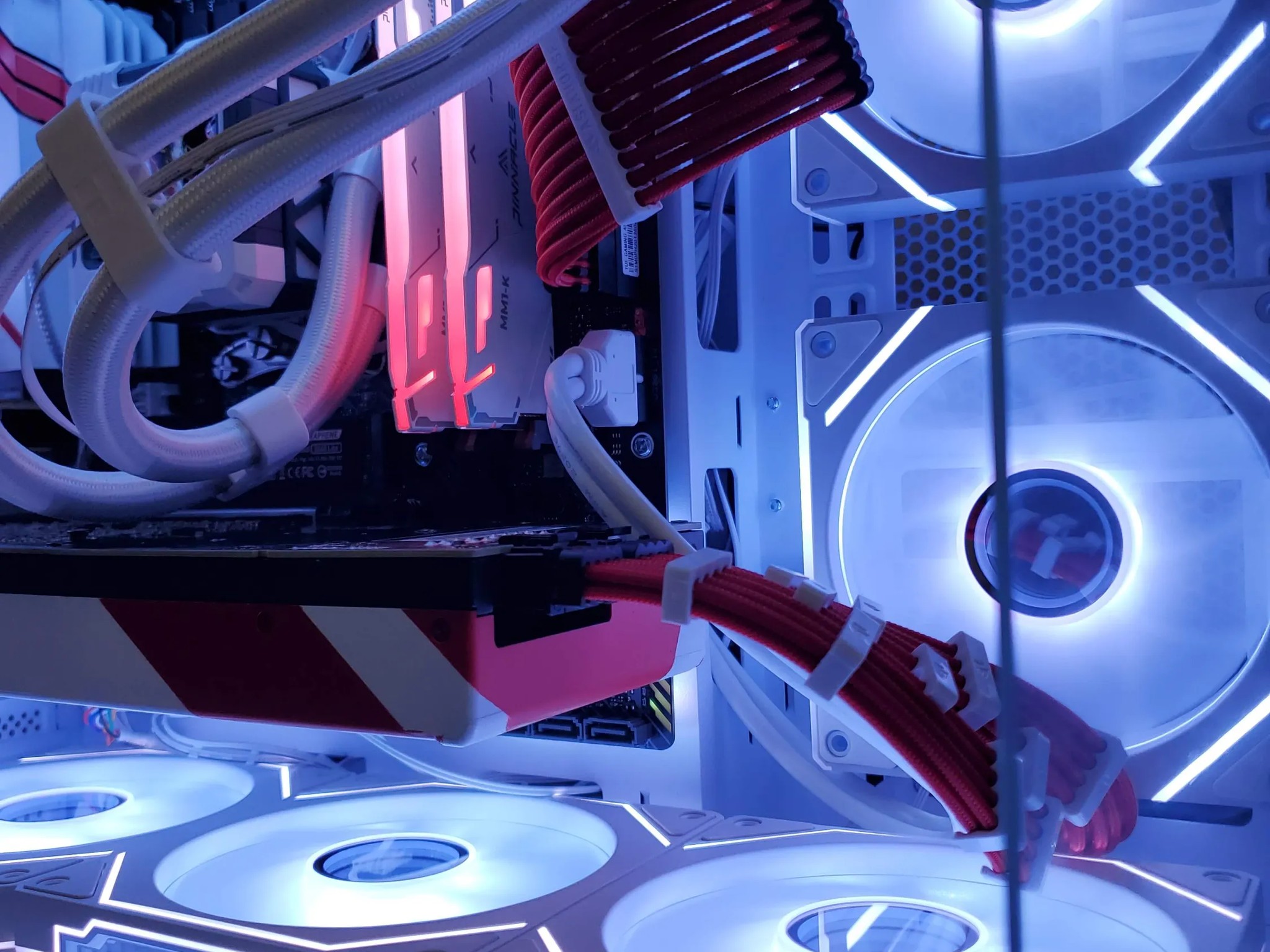 *White Base* Custom Gaming PC | RTX 3070 | Ryzen 5 | LCD AIO | 32GB DDR4 RAM | 1TB NVME SSD | Wifi