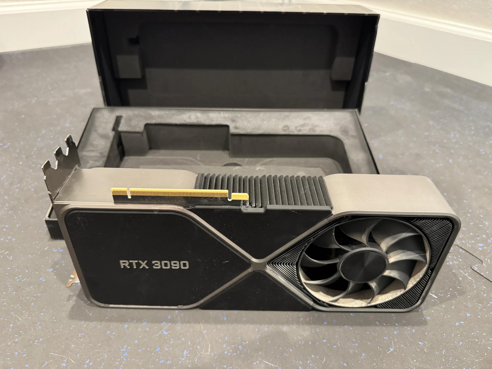 NVIDIA - GeForce RTX 3090 24GB GDDR6X PCI Express 4.0 Graphics Card - Titanium and black