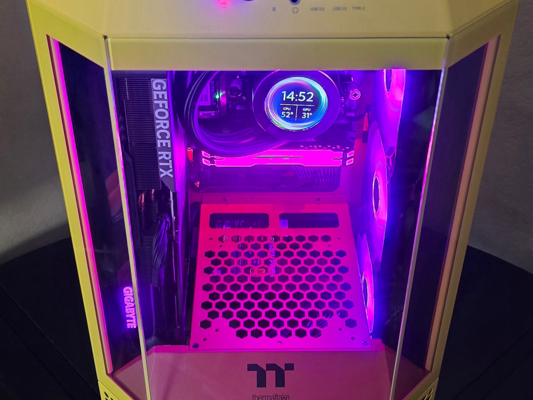 Custom Gaming PC "Helios" - Ryzen 7 5800X | 32GB CORSAIR RAM | RTX 4070 Ti 12GB