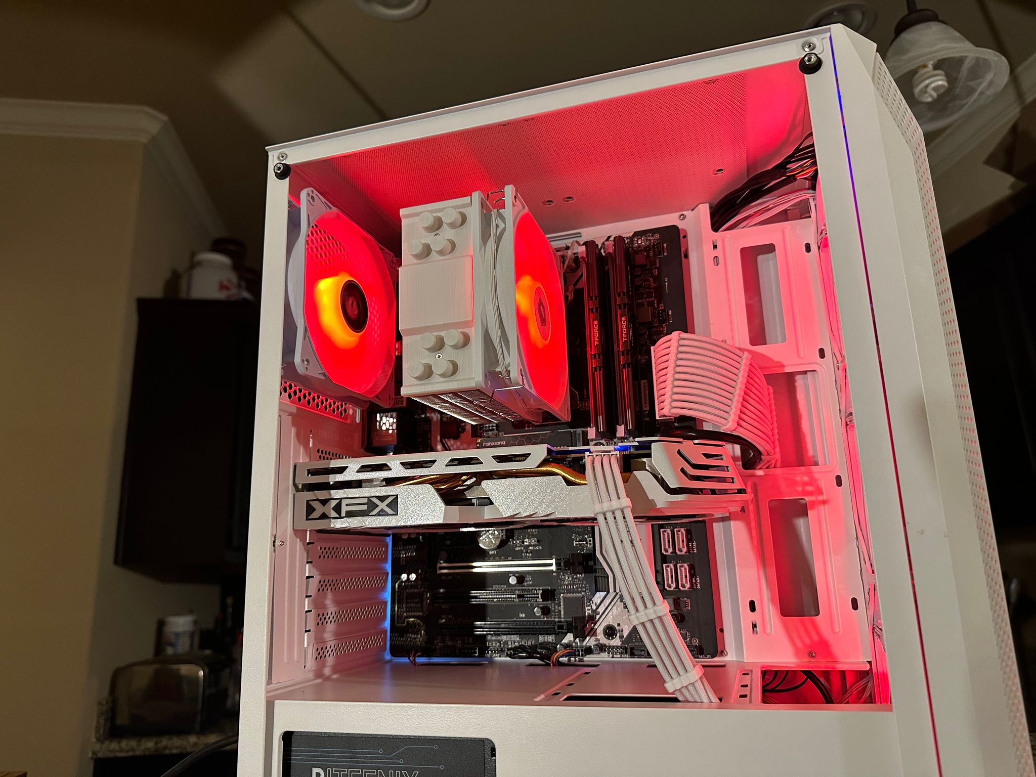 RGB Gaming PC Intel i5-6600k / RX 580 8gb / 16gb Ram