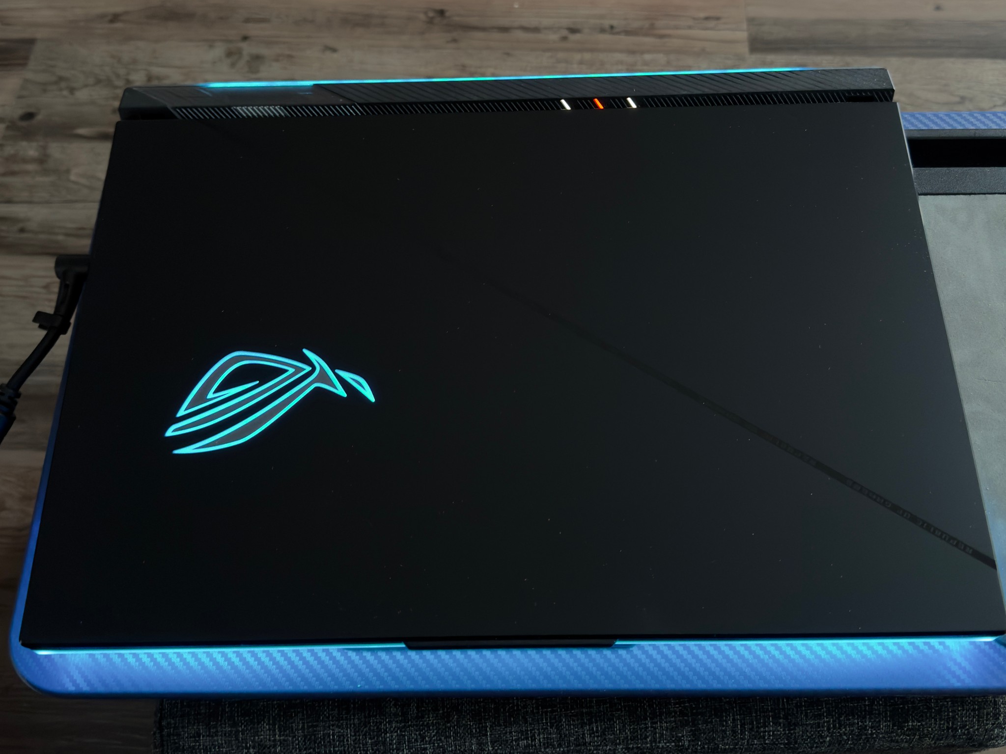ASUS Strix Scar G834JZR-XS96 (18” Gaming Laptop)
