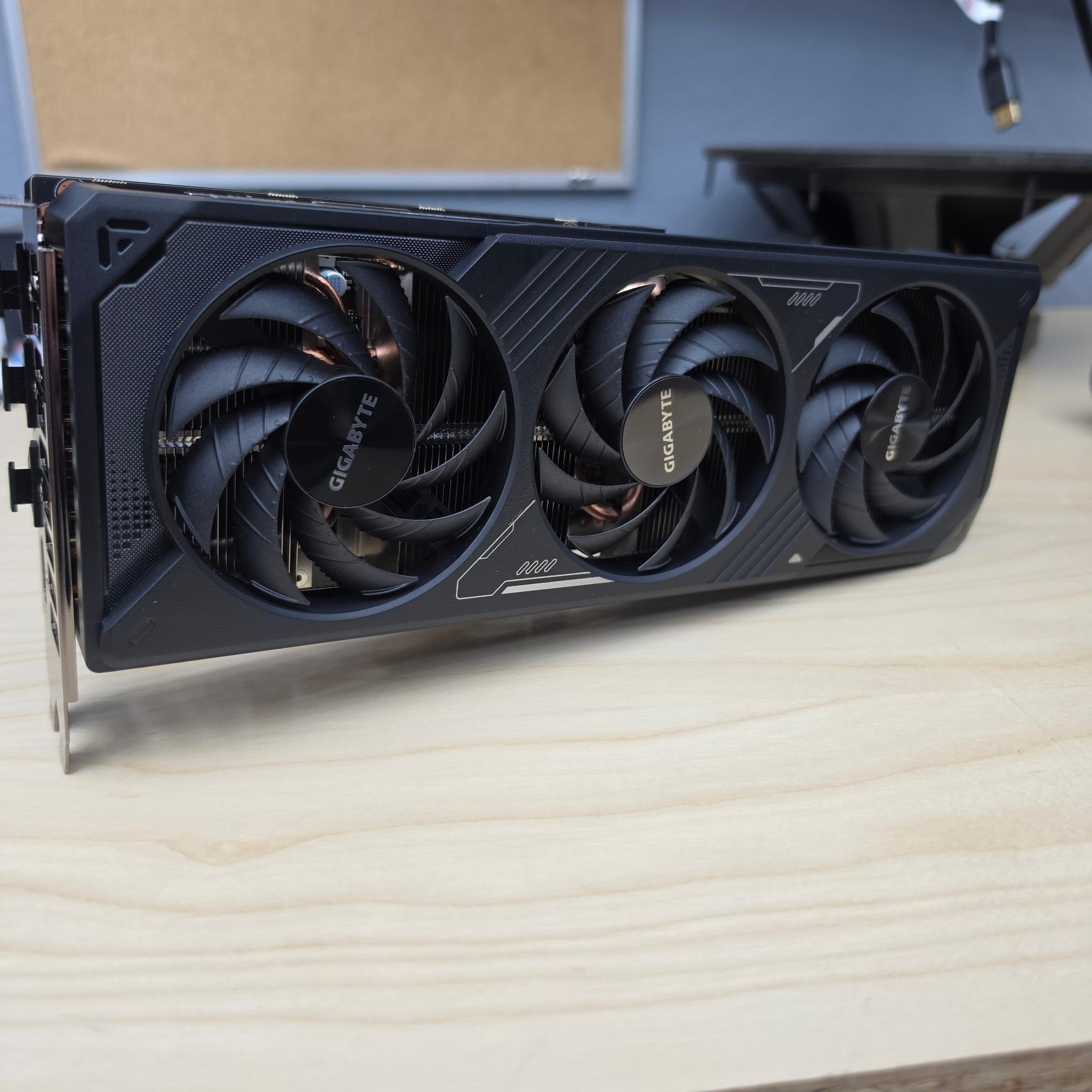 GIGABYTE GeForce RTX 5070 WINDFORCE 3X OC