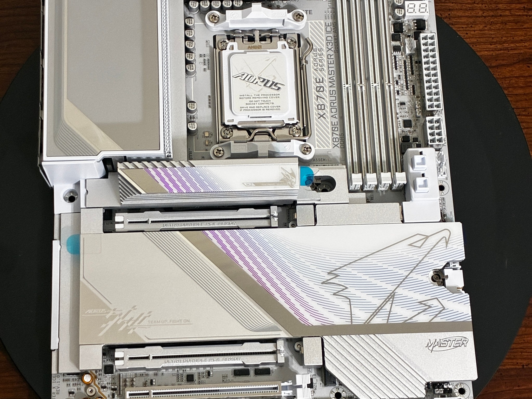 Gigabyte X870E Aorus Master X3D ICE